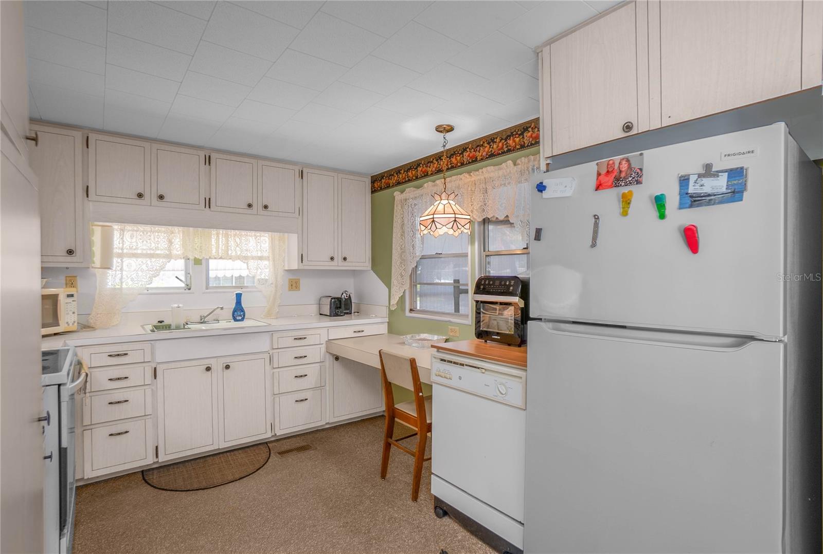 Image 15 of 37 For 3896 Picciola Road 554