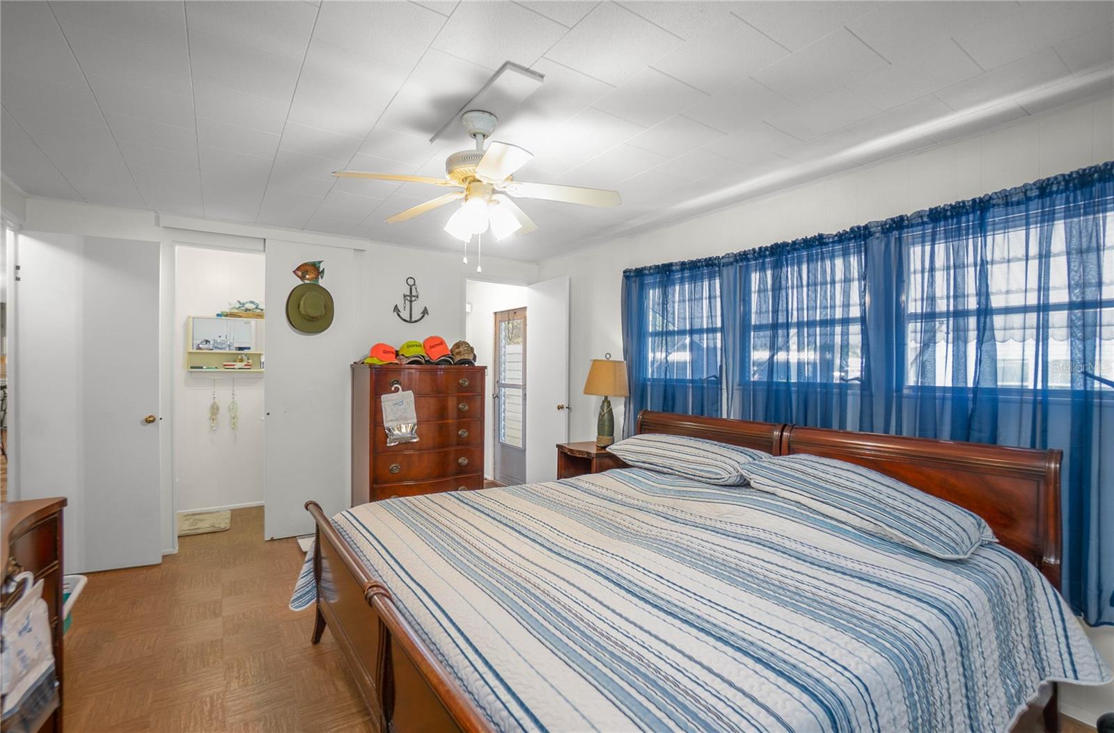 Image 17 of 37 For 3896 Picciola Road 554