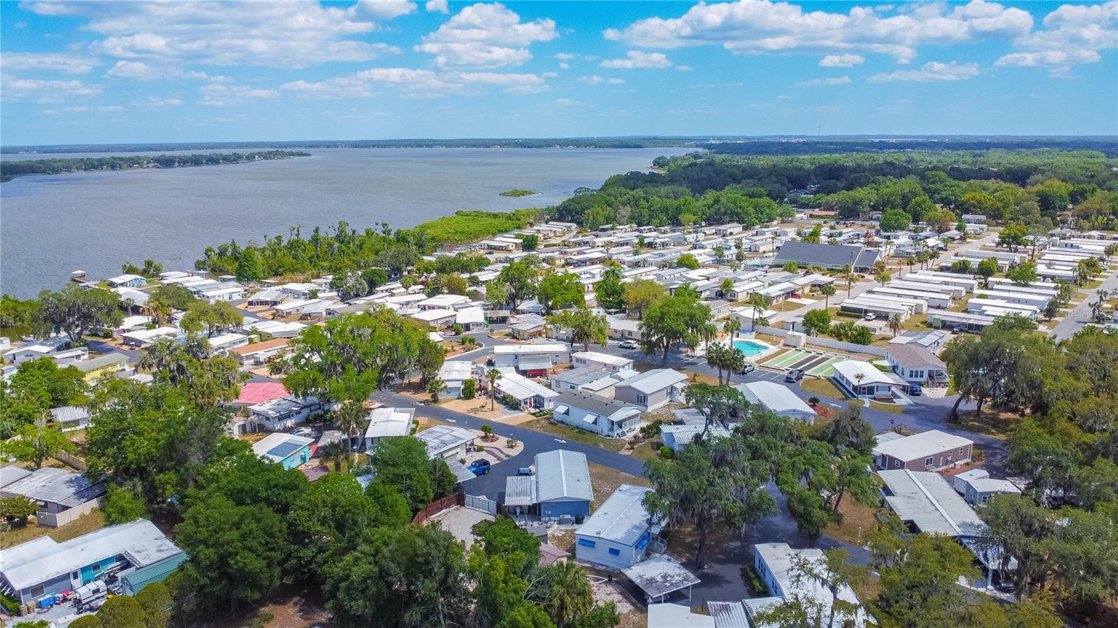 Image 23 of 37 For 3896 Picciola Road 554