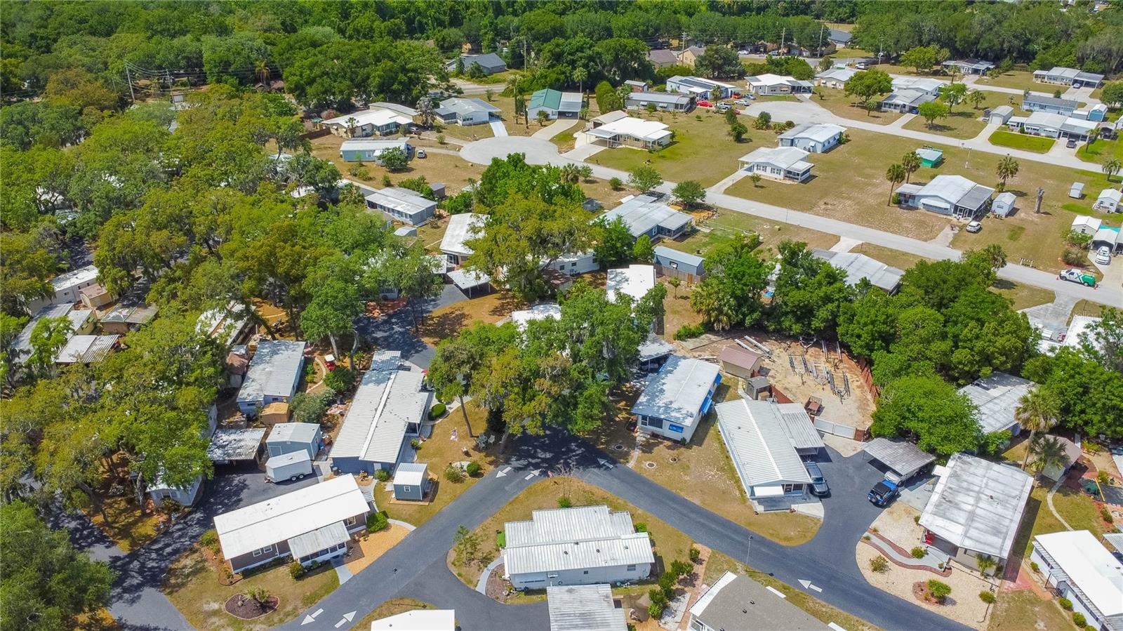 Image 26 of 37 For 3896 Picciola Road 554