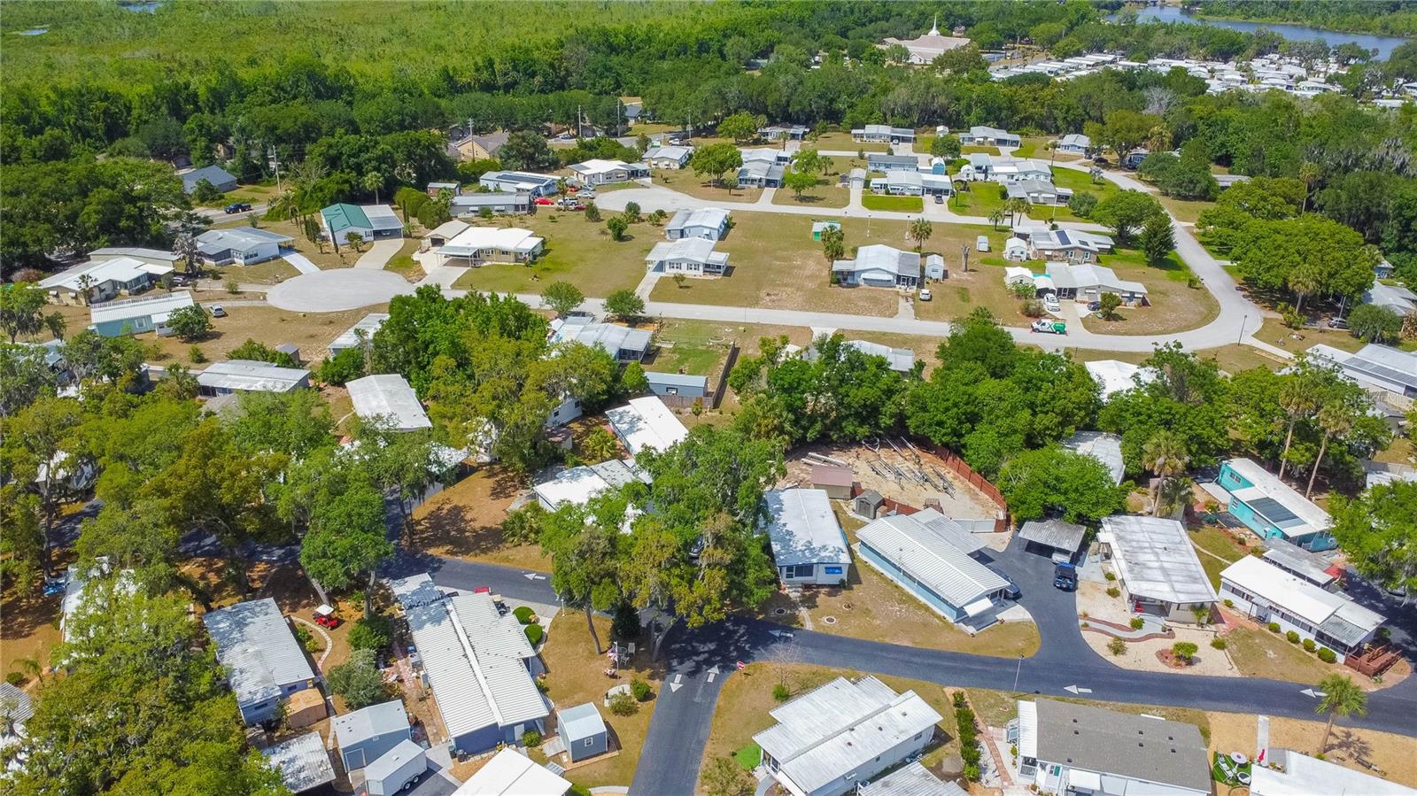 Image 27 of 37 For 3896 Picciola Road 554