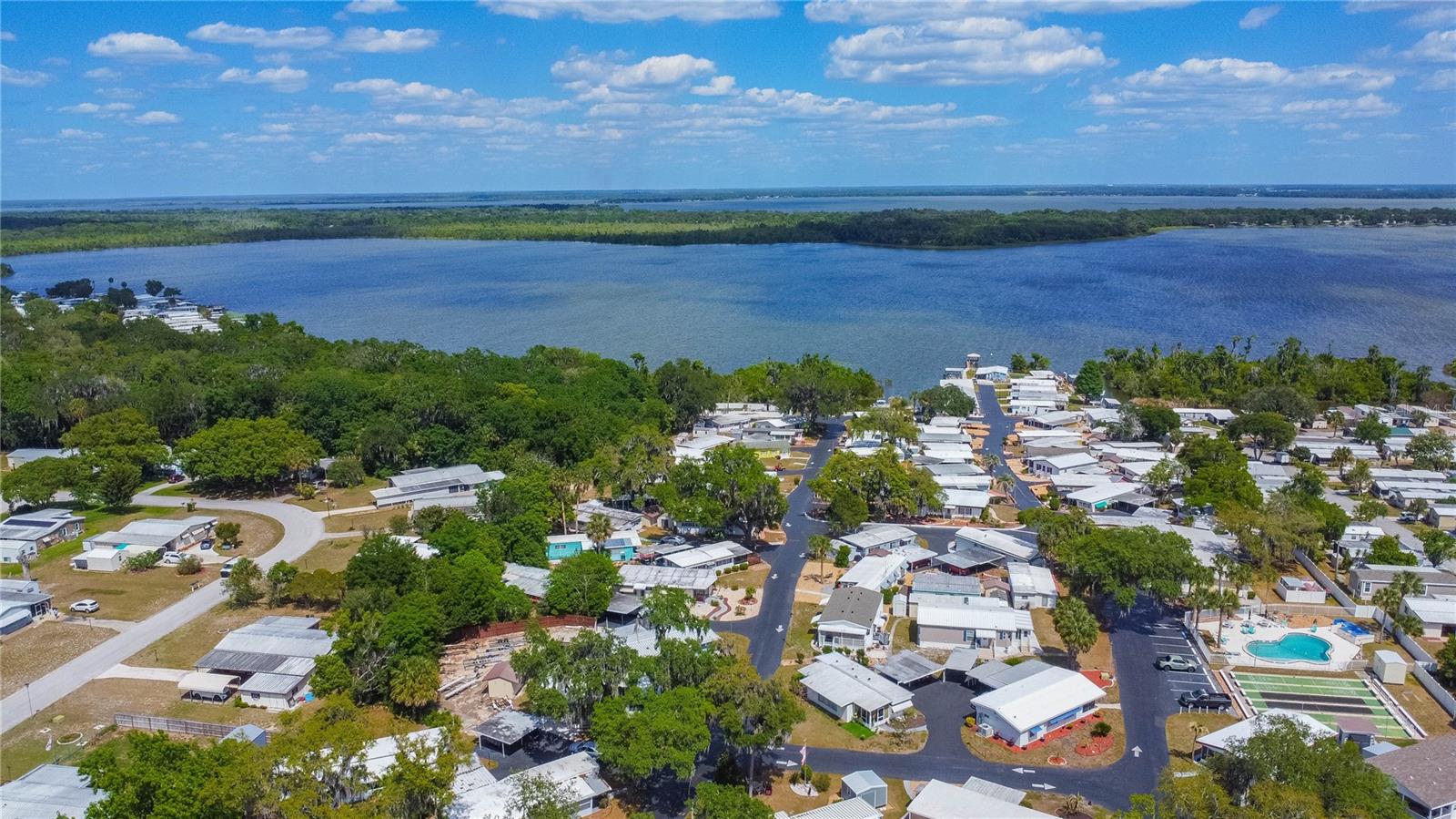 Image 29 of 37 For 3896 Picciola Road 554