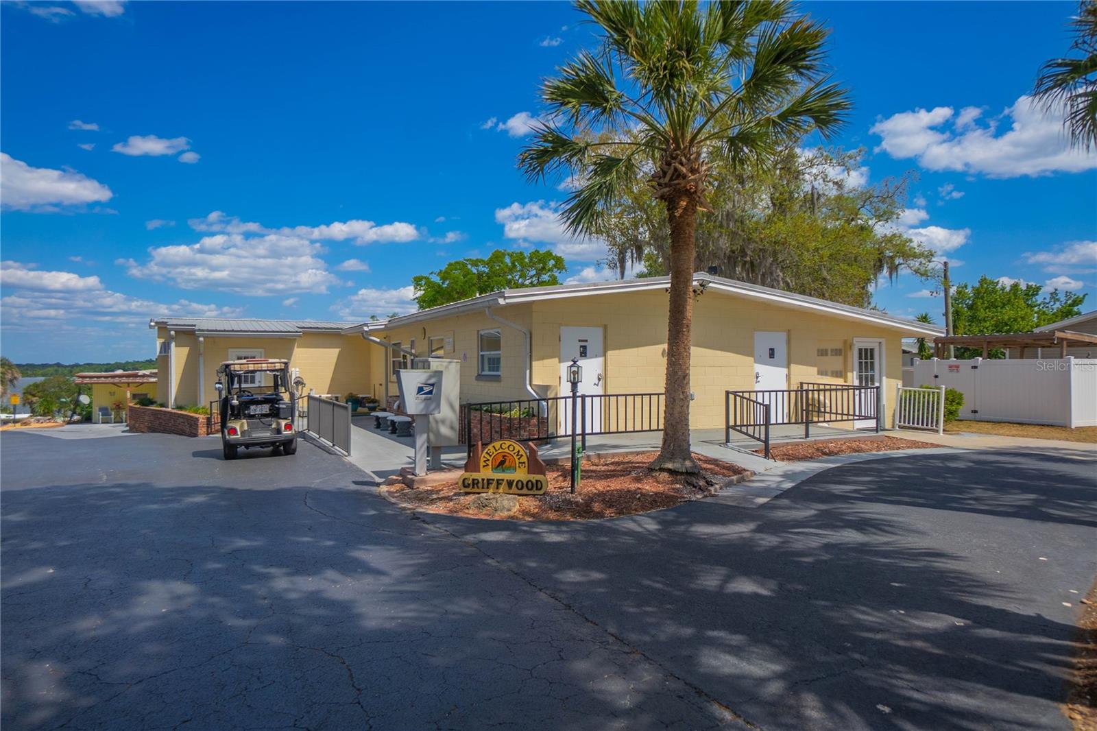 Image 33 of 37 For 3896 Picciola Road 554