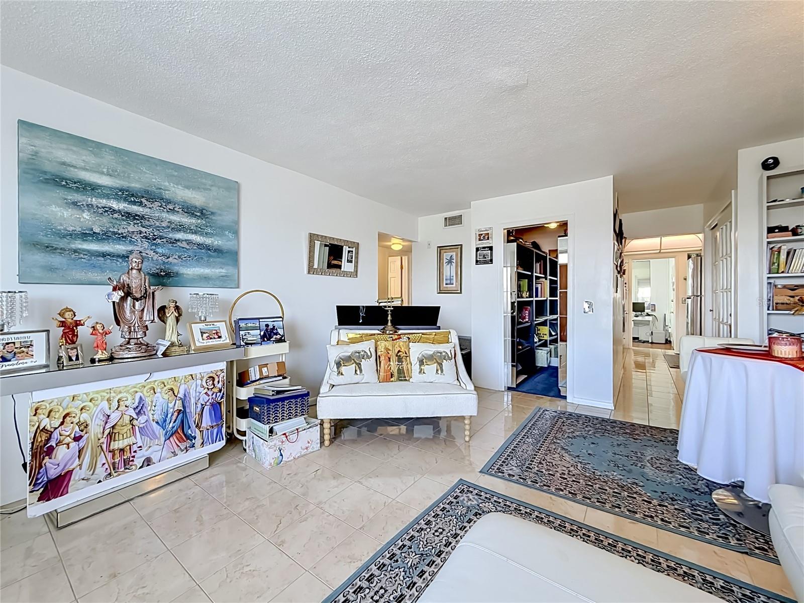 Image 18 of 61 For 1868 Shore Drive S 503