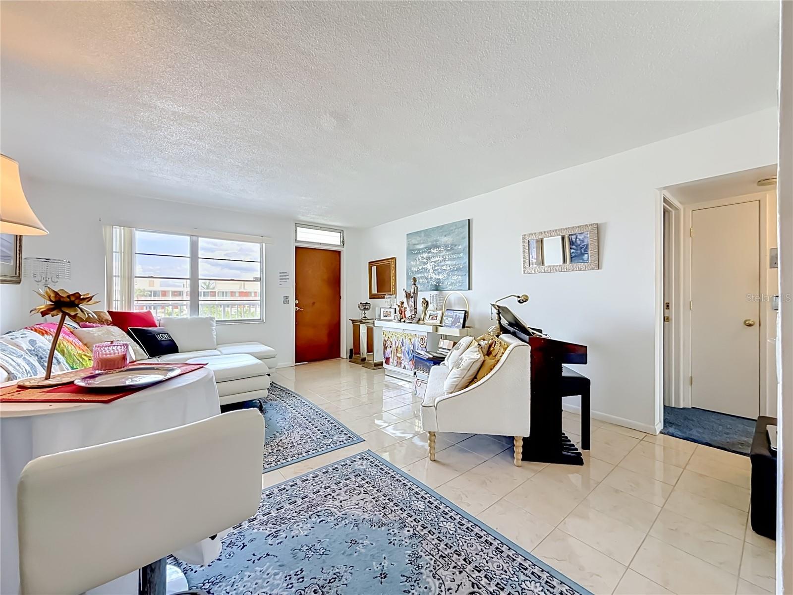 Image 19 of 61 For 1868 Shore Drive S 503