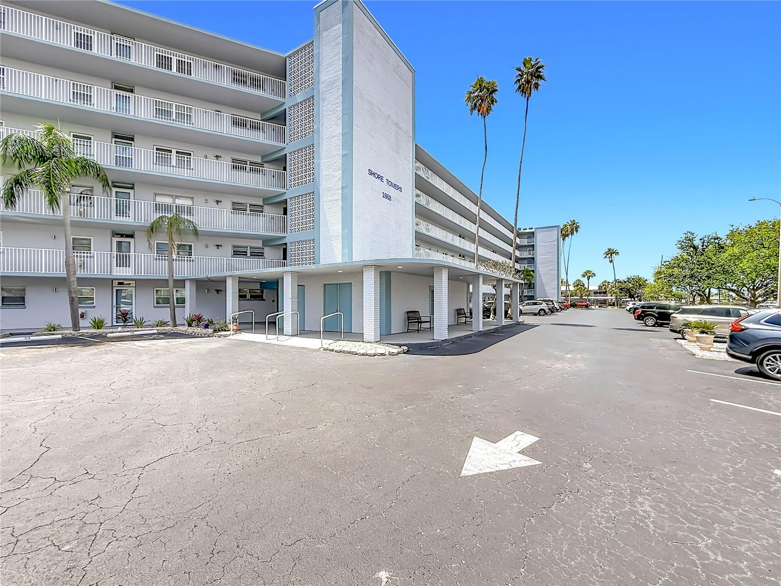 Image 2 of 61 For 1868 Shore Drive S 503