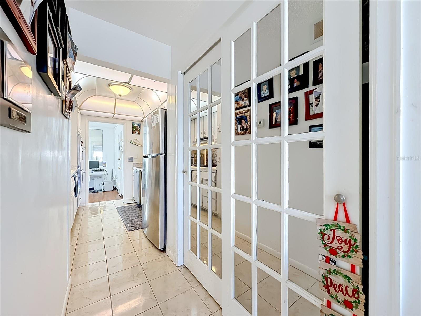 Image 21 of 61 For 1868 Shore Drive S 503