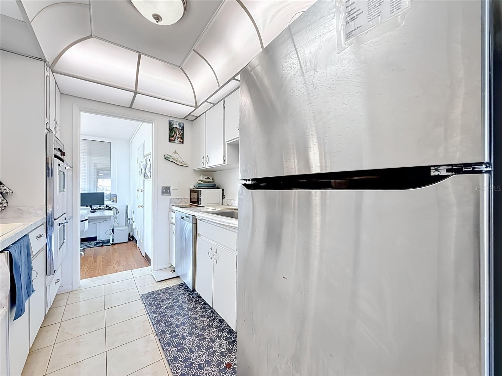 Image 22 of 61 For 1868 Shore Drive S 503