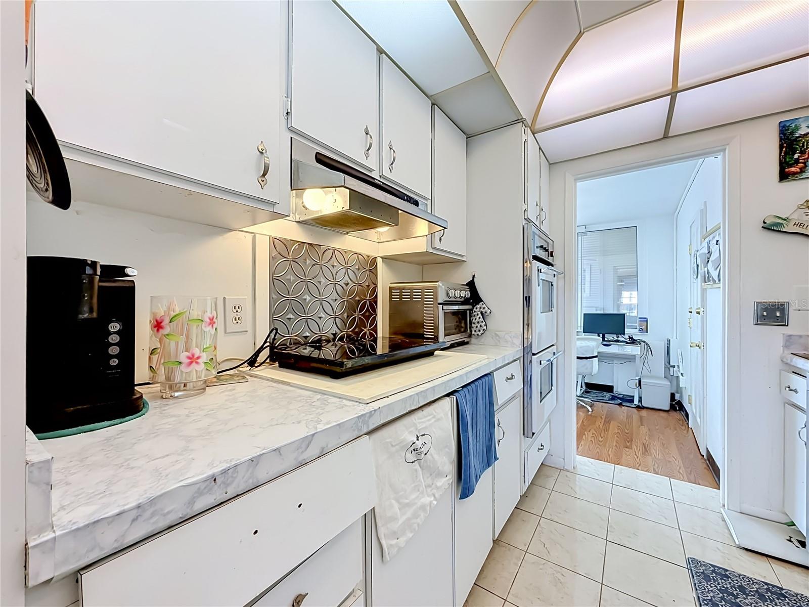 Image 23 of 61 For 1868 Shore Drive S 503