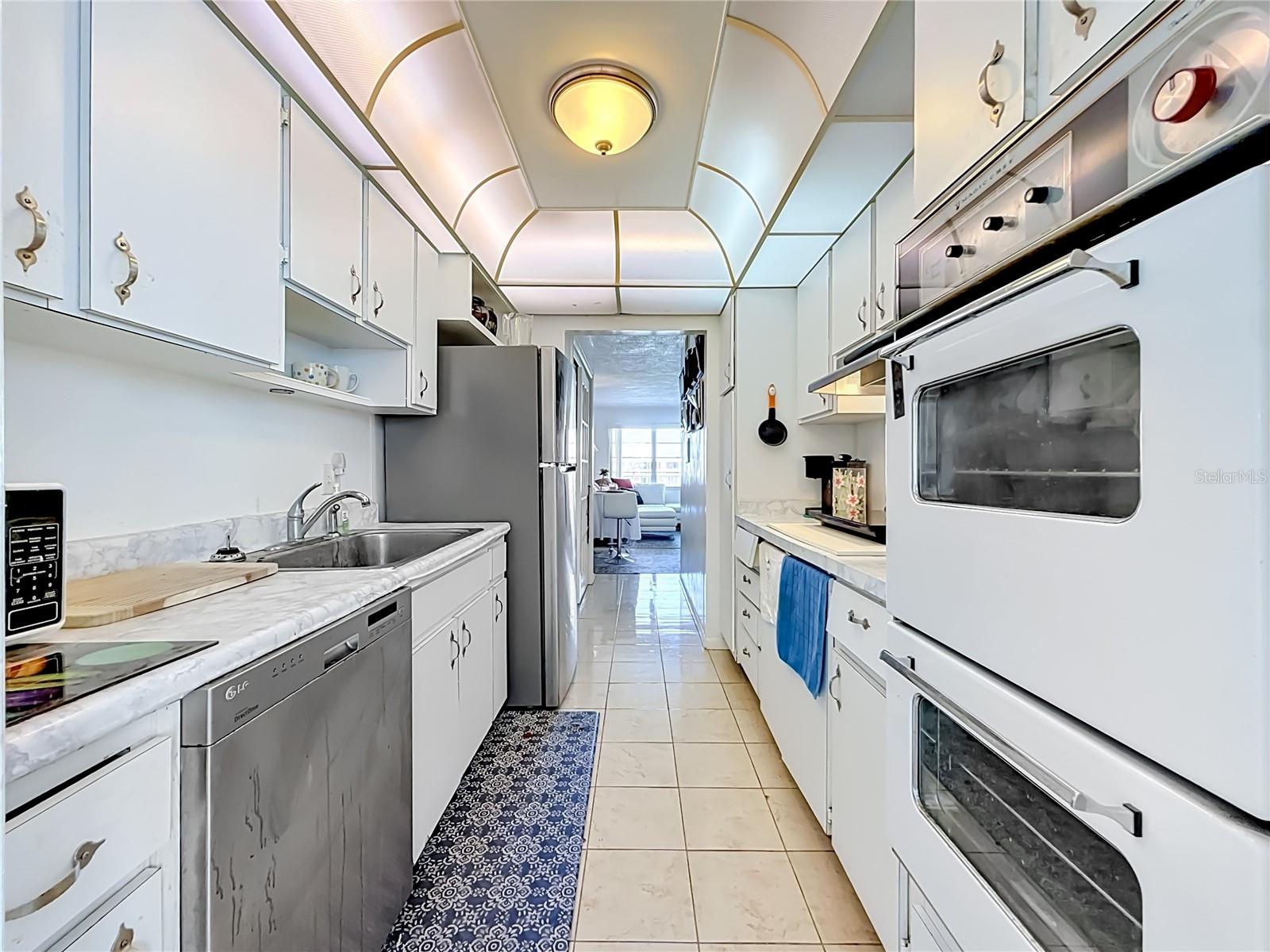 Image 25 of 61 For 1868 Shore Drive S 503