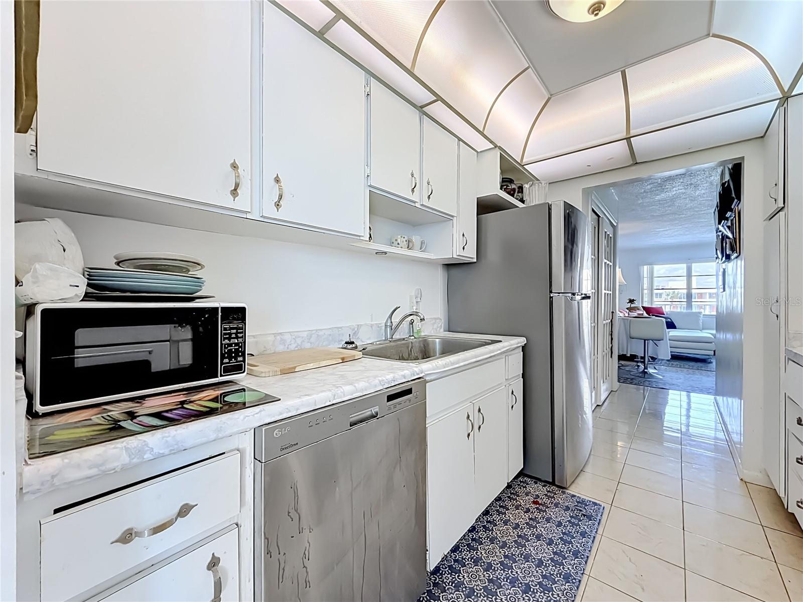 Image 26 of 61 For 1868 Shore Drive S 503