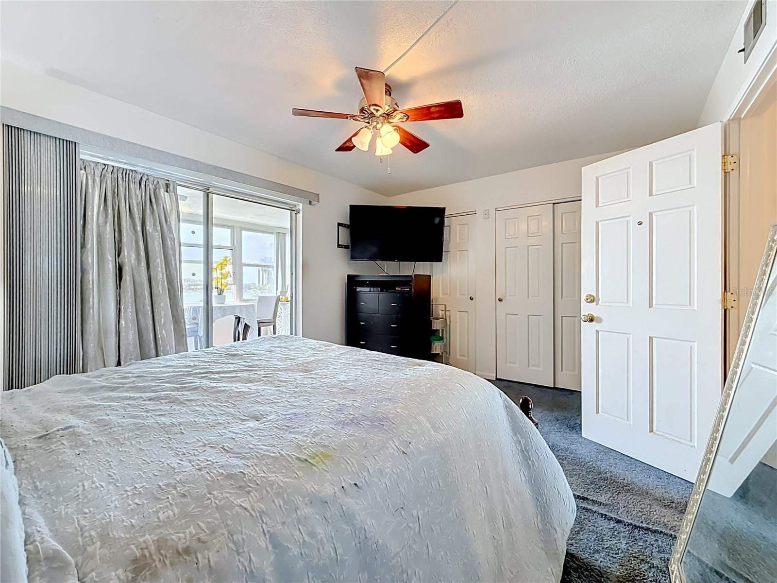 Image 27 of 61 For 1868 Shore Drive S 503