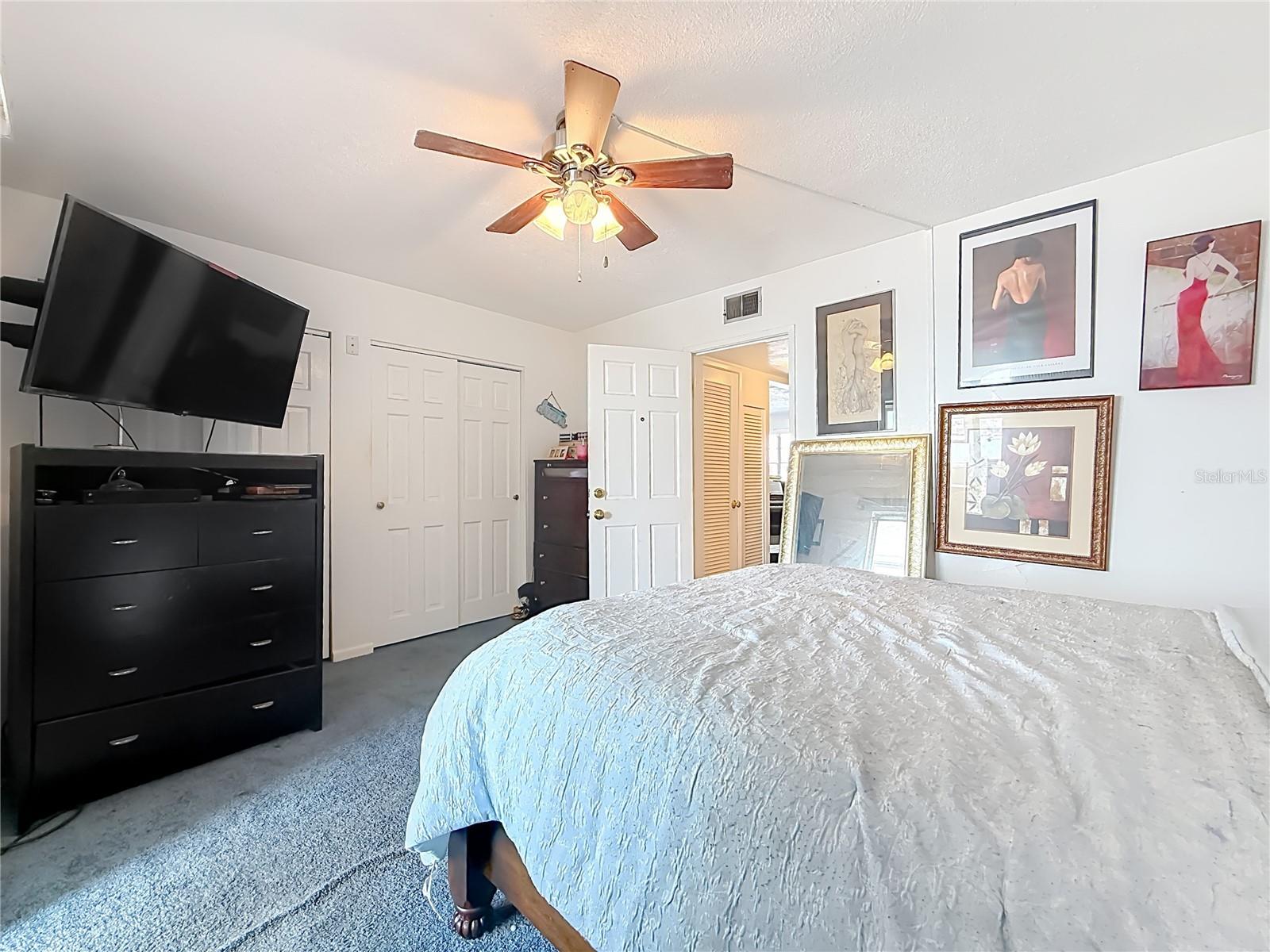 Image 31 of 61 For 1868 Shore Drive S 503