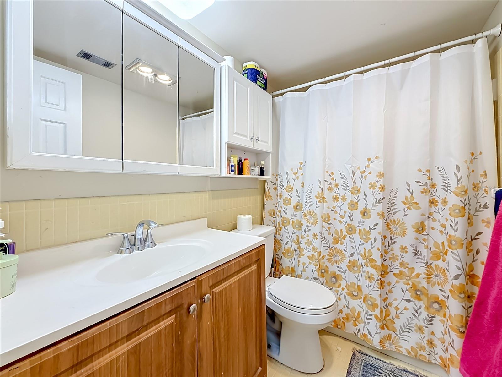 Image 36 of 61 For 1868 Shore Drive S 503