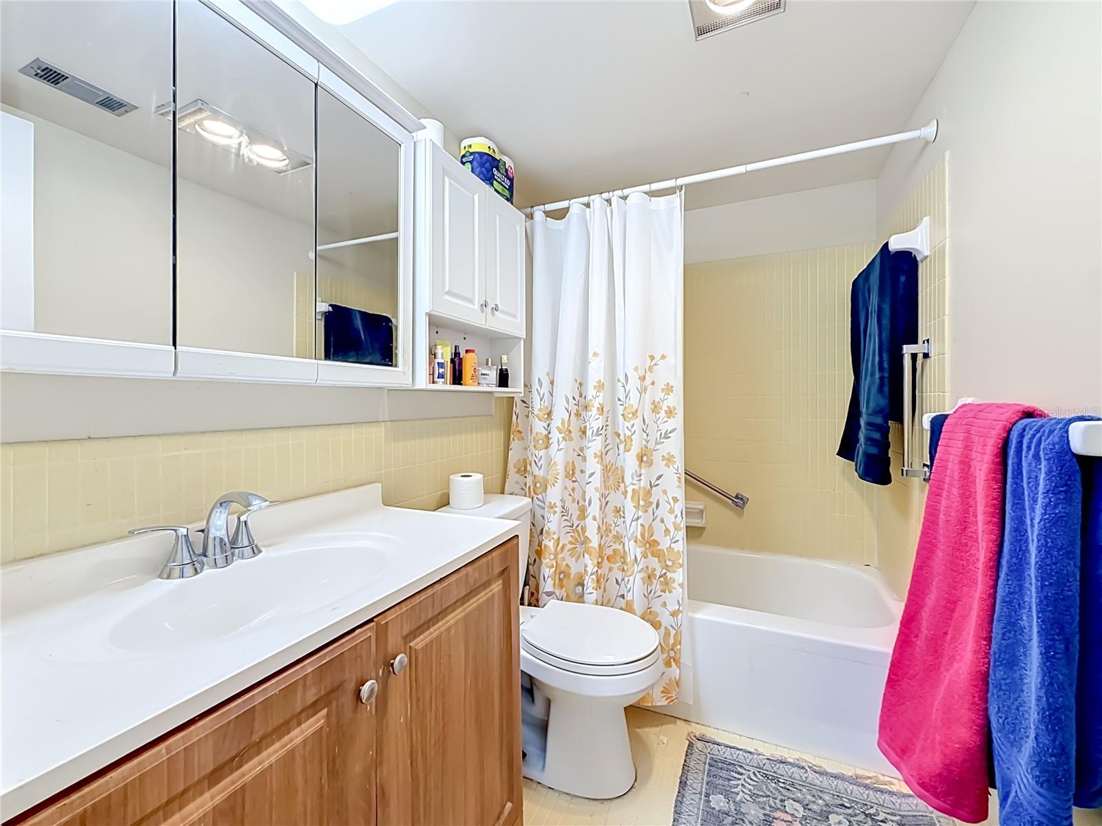 Image 37 of 61 For 1868 Shore Drive S 503