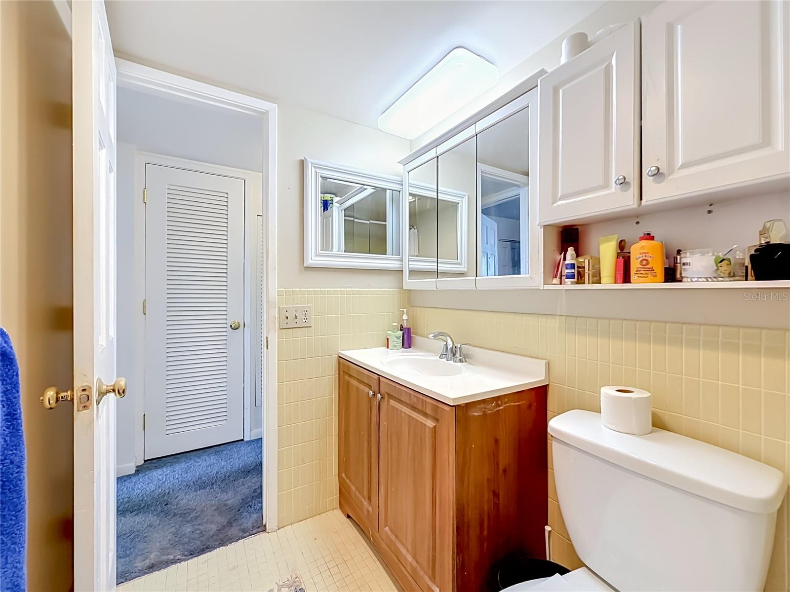 Image 38 of 61 For 1868 Shore Drive S 503