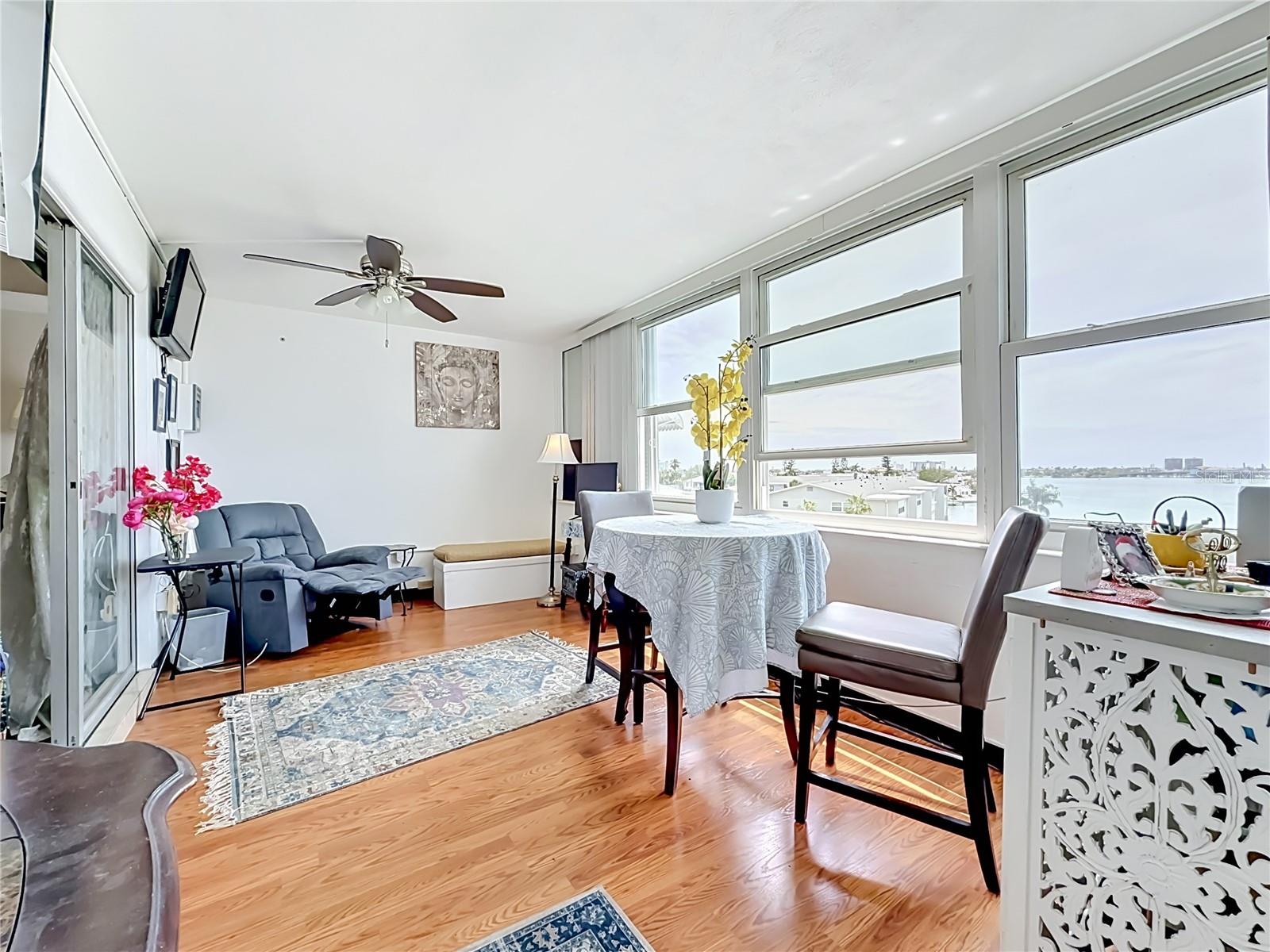 Image 44 of 61 For 1868 Shore Drive S 503