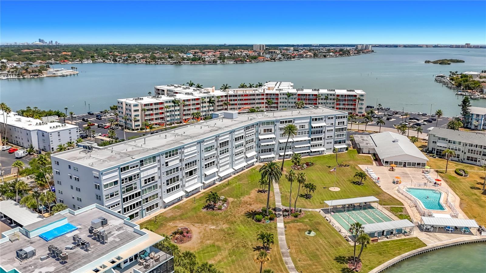 Image 53 of 61 For 1868 Shore Drive S 503