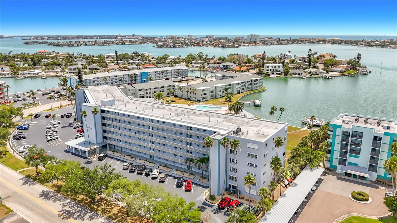 Image 8 of 61 For 1868 Shore Drive S 503