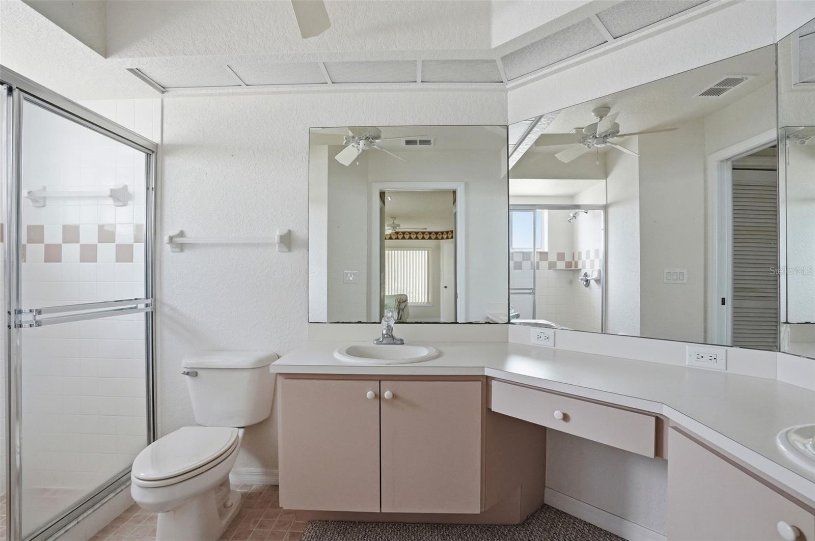Image 18 of 44 For 11030 Linden Drive