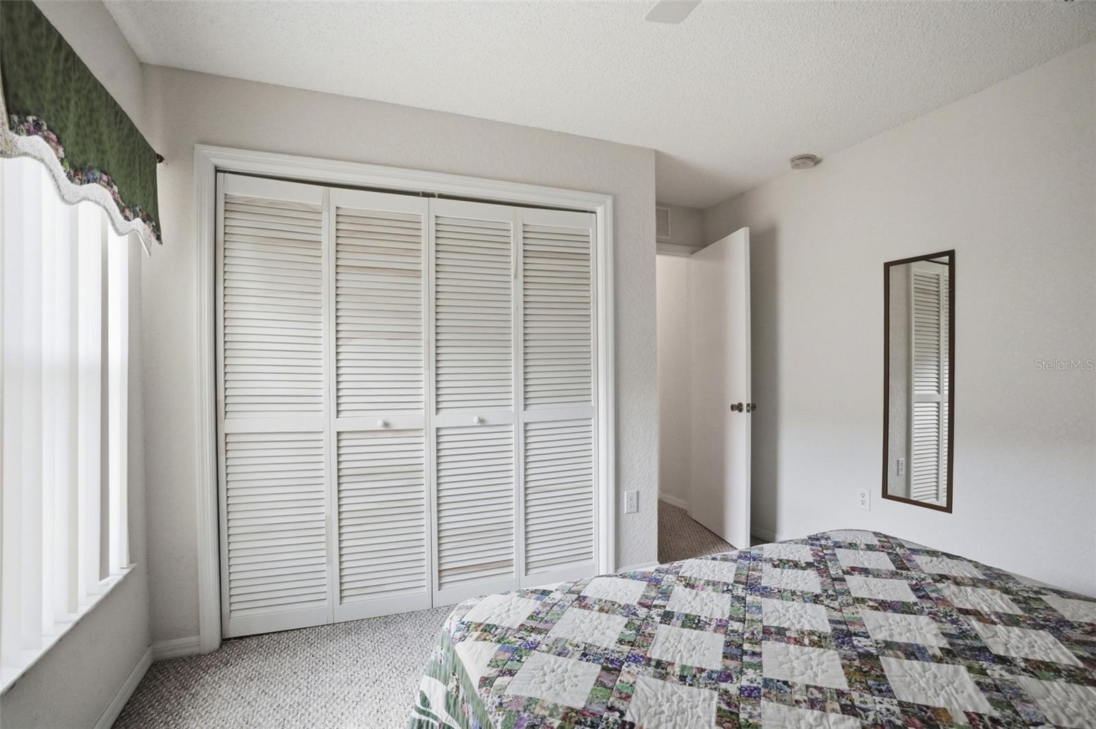 Image 20 of 44 For 11030 Linden Drive