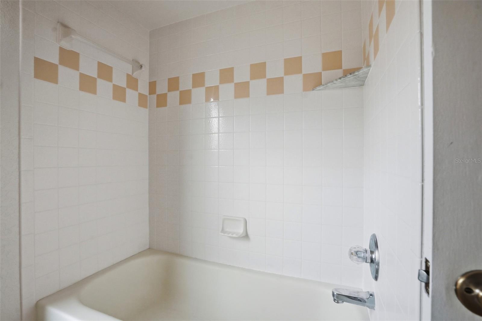 Image 22 of 44 For 11030 Linden Drive