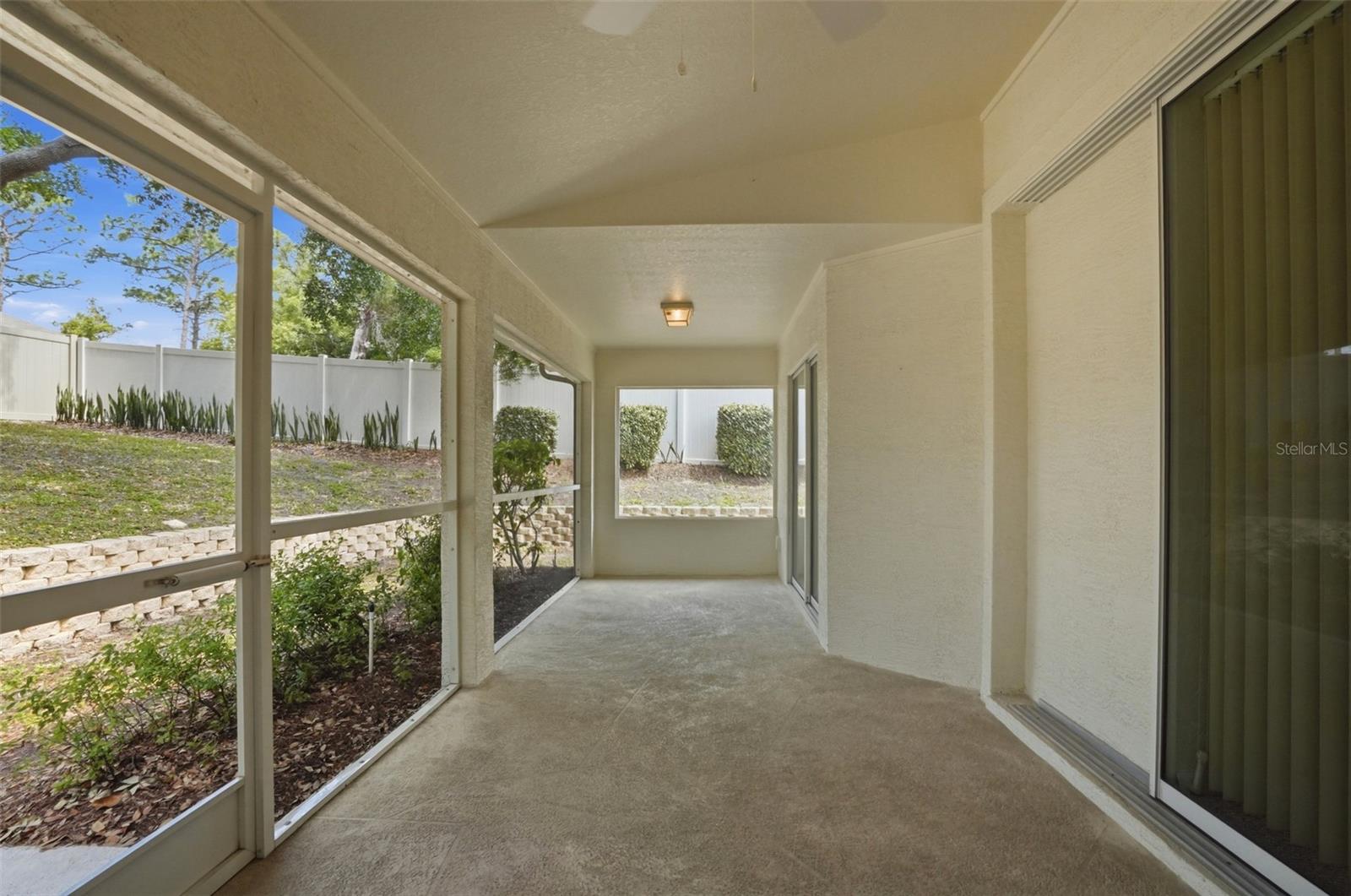 Image 27 of 44 For 11030 Linden Drive