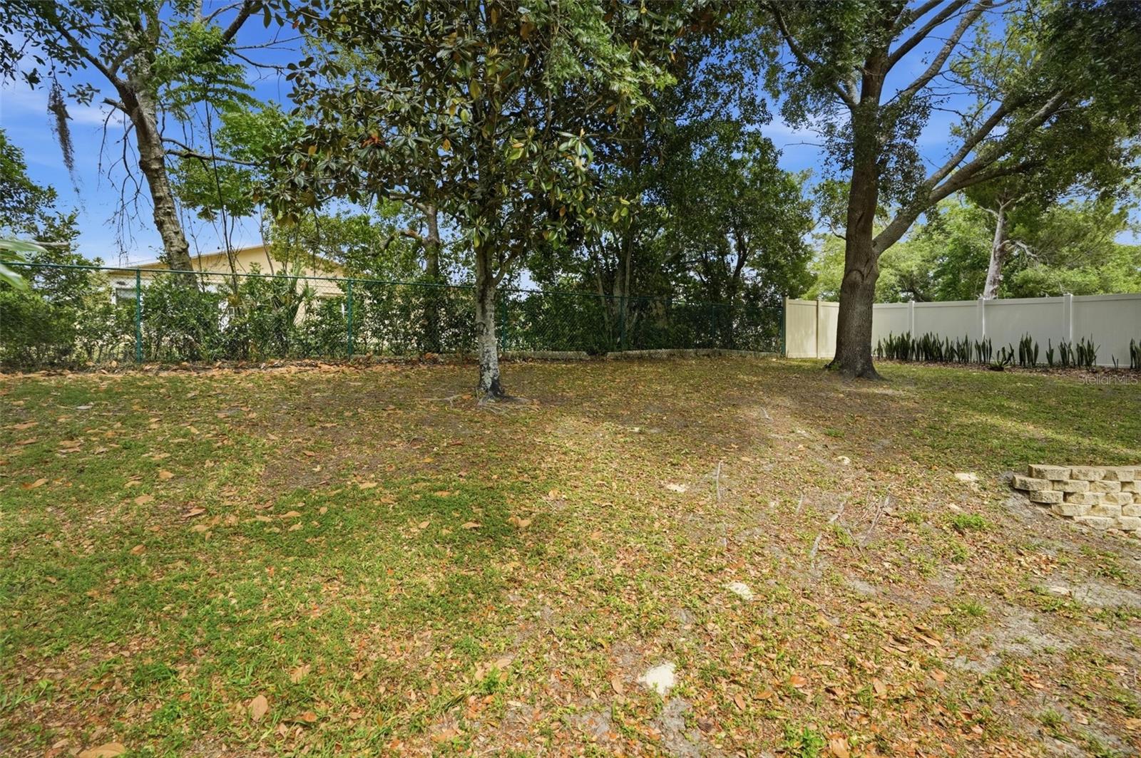 Image 29 of 44 For 11030 Linden Drive