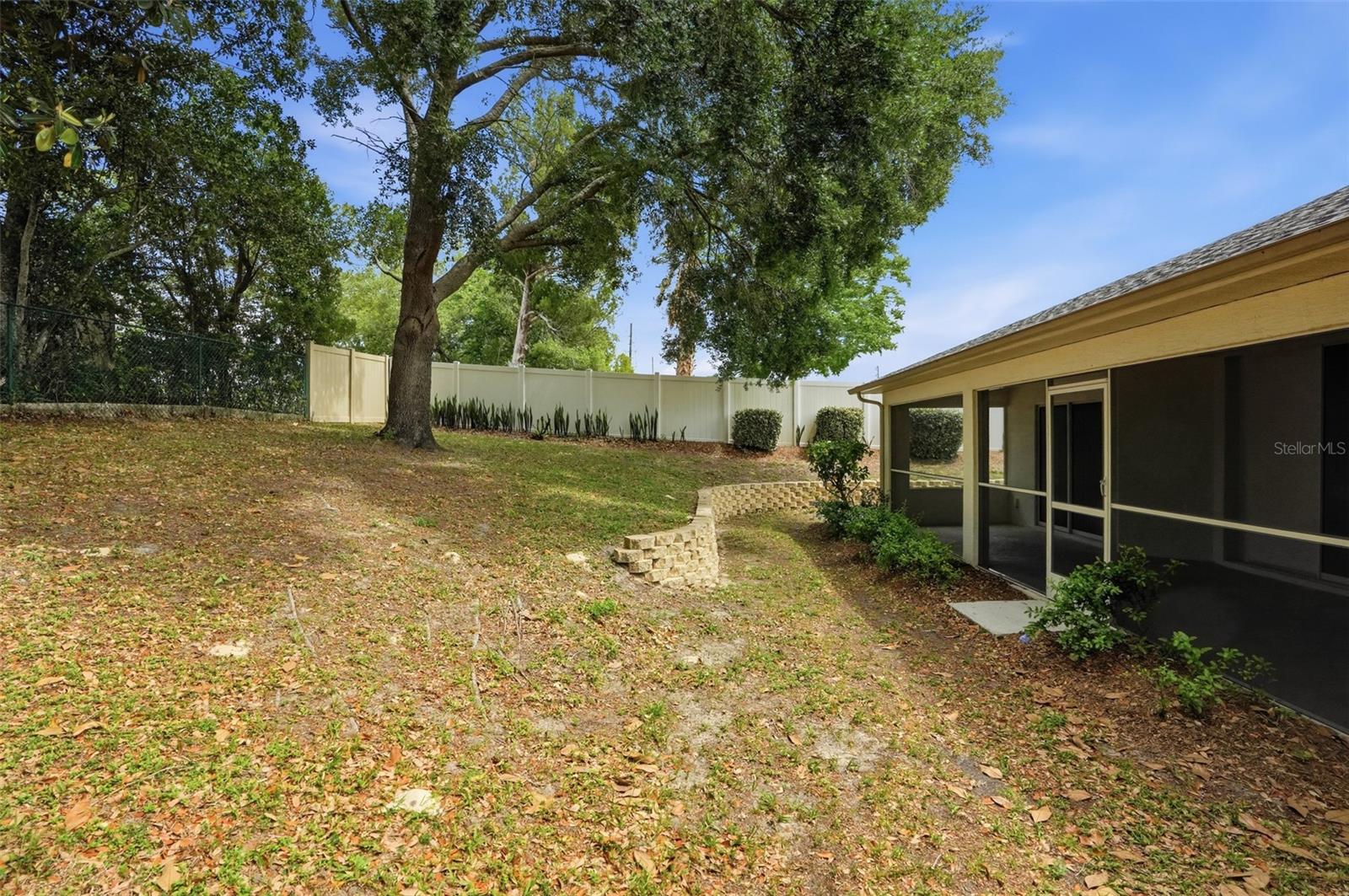 Image 30 of 44 For 11030 Linden Drive