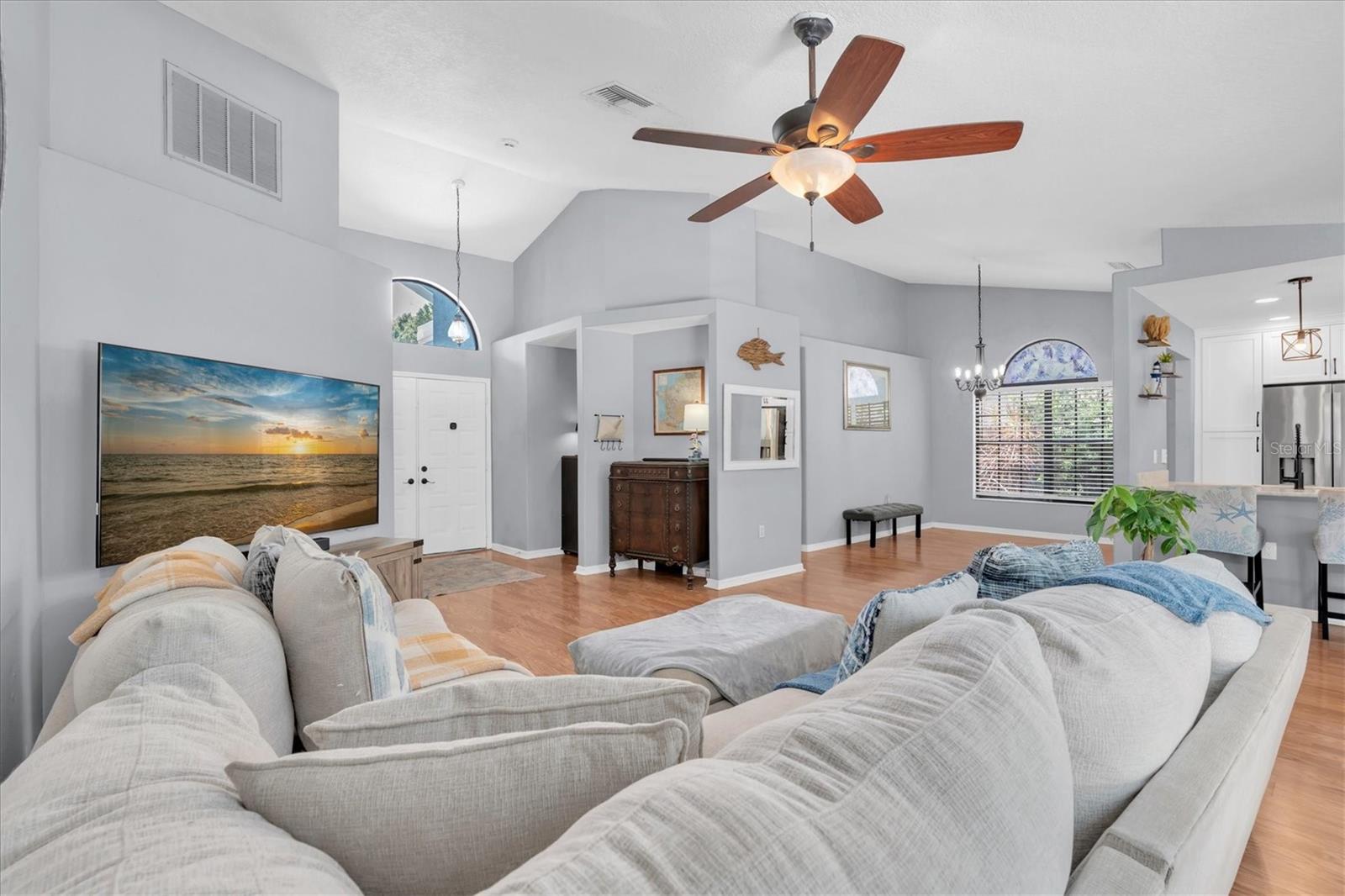 Image 7 of 45 For 1938 Wood Thrush Street