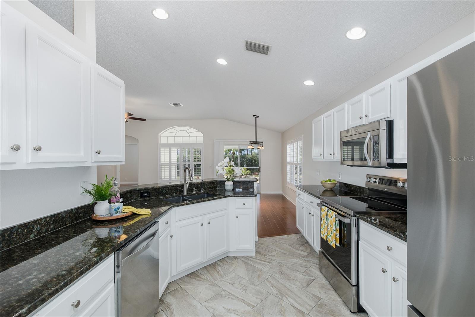 Image 11 of 98 For 11428 Hidden Cove Court