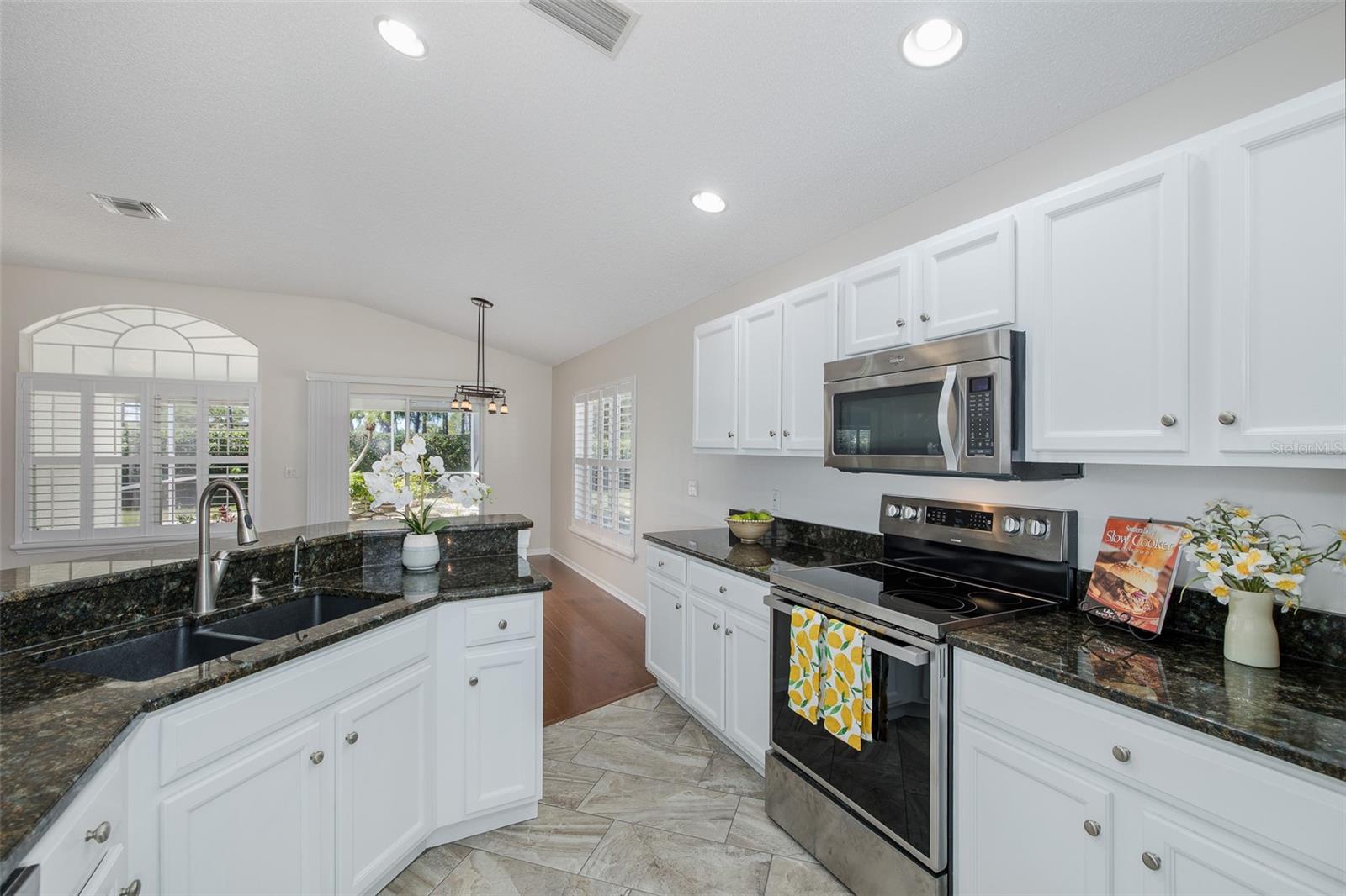 Image 12 of 98 For 11428 Hidden Cove Court