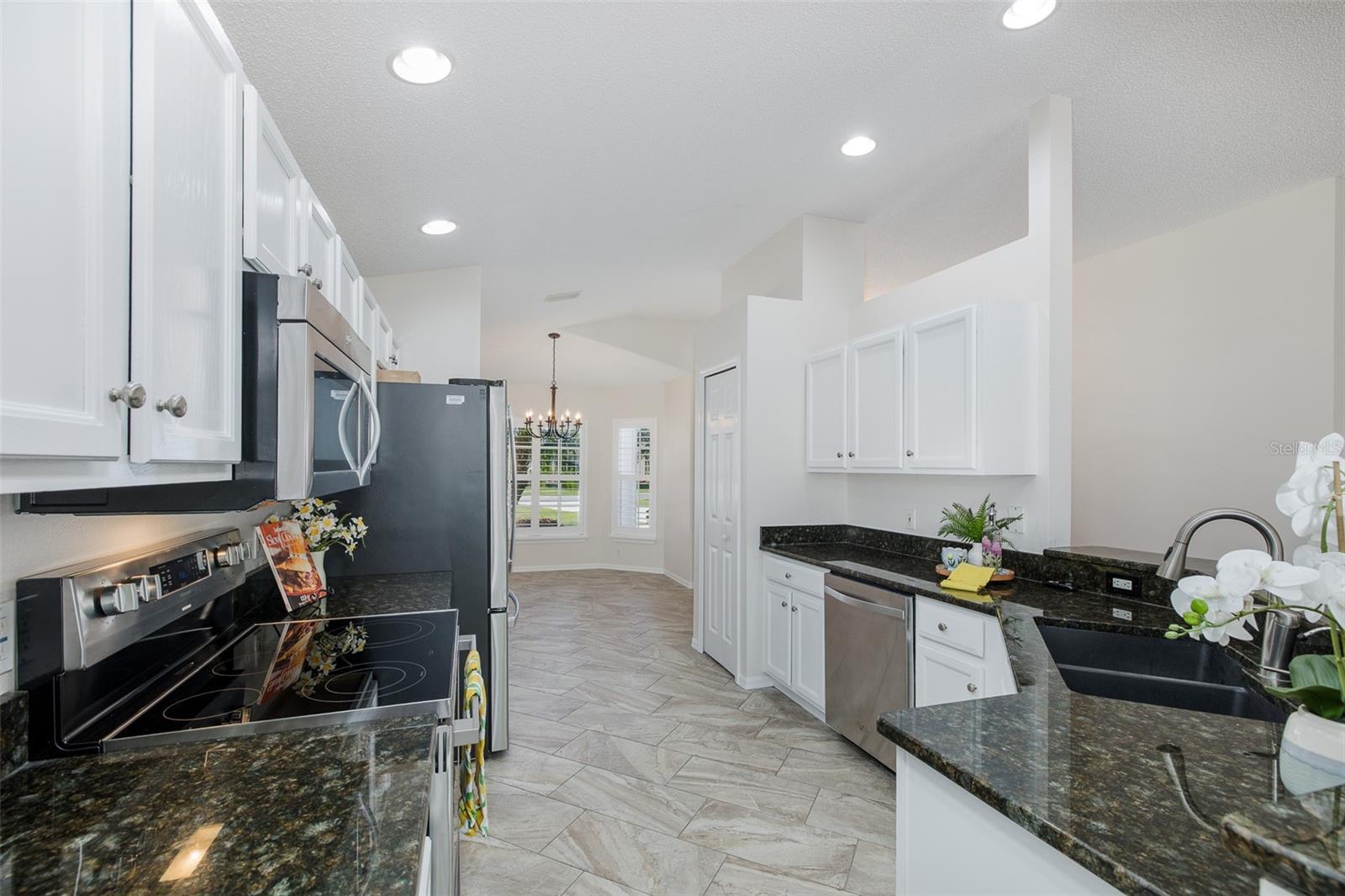 Image 13 of 98 For 11428 Hidden Cove Court
