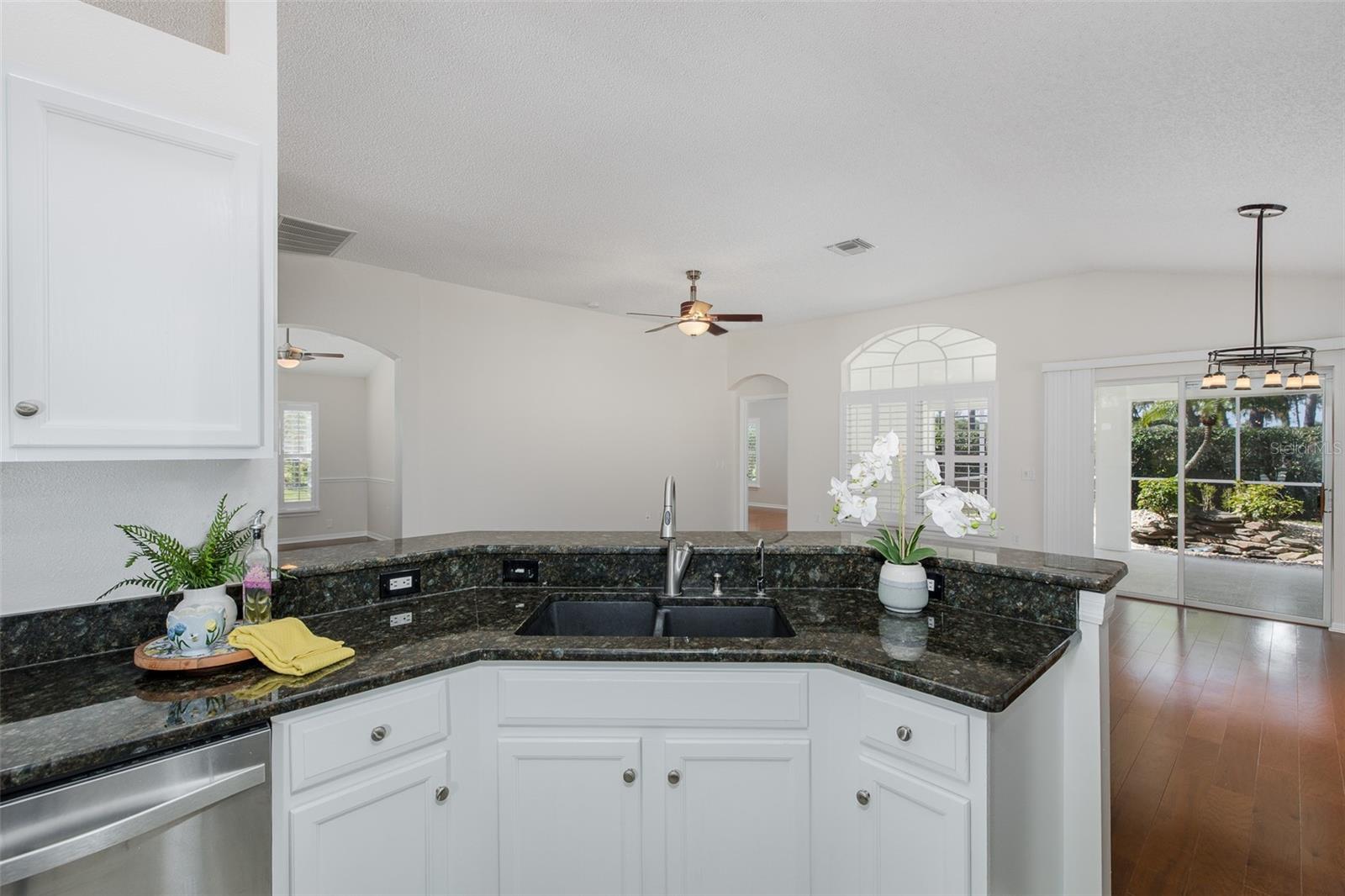 Image 14 of 98 For 11428 Hidden Cove Court