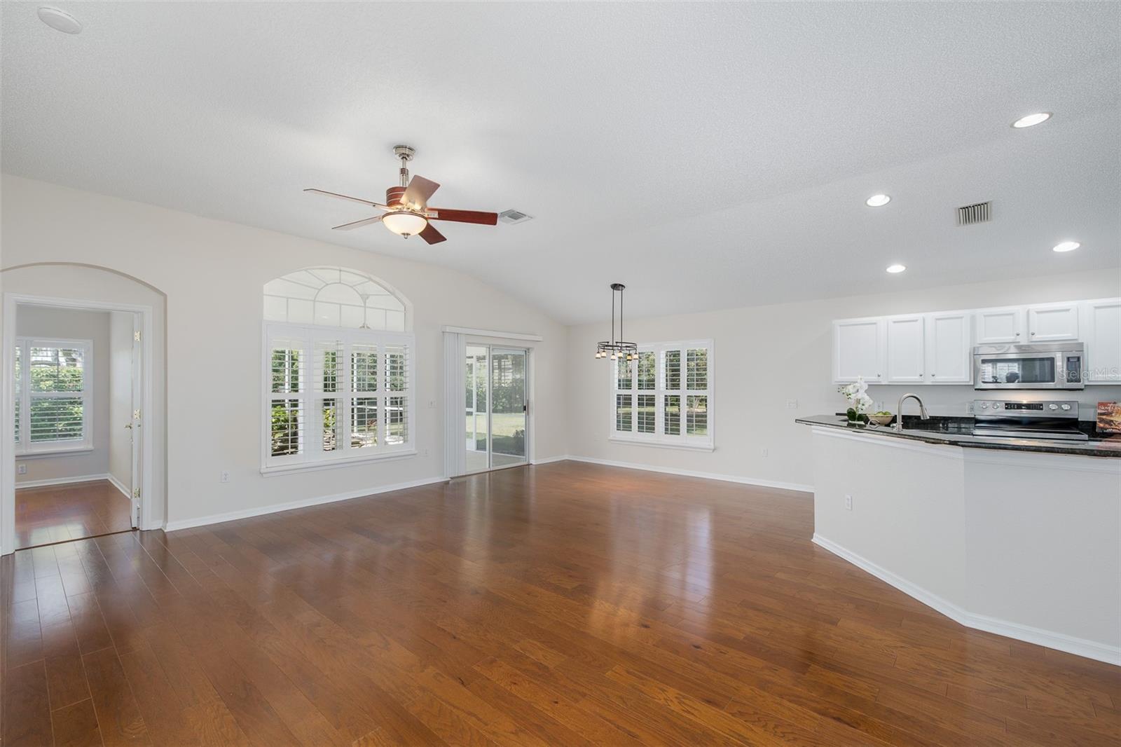 Image 19 of 98 For 11428 Hidden Cove Court