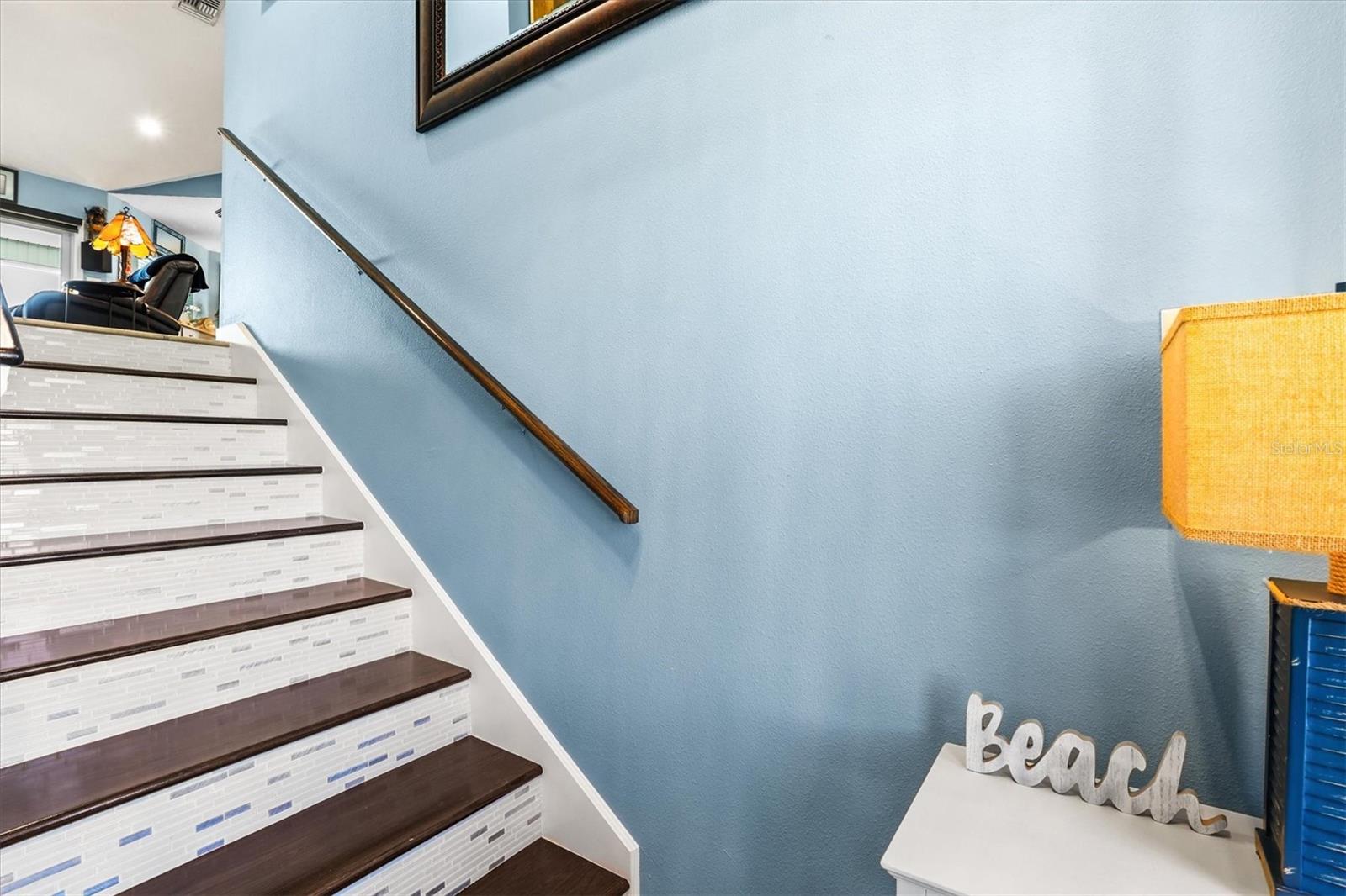 Listing photo id 9 for 3351 Poinsettia Drive