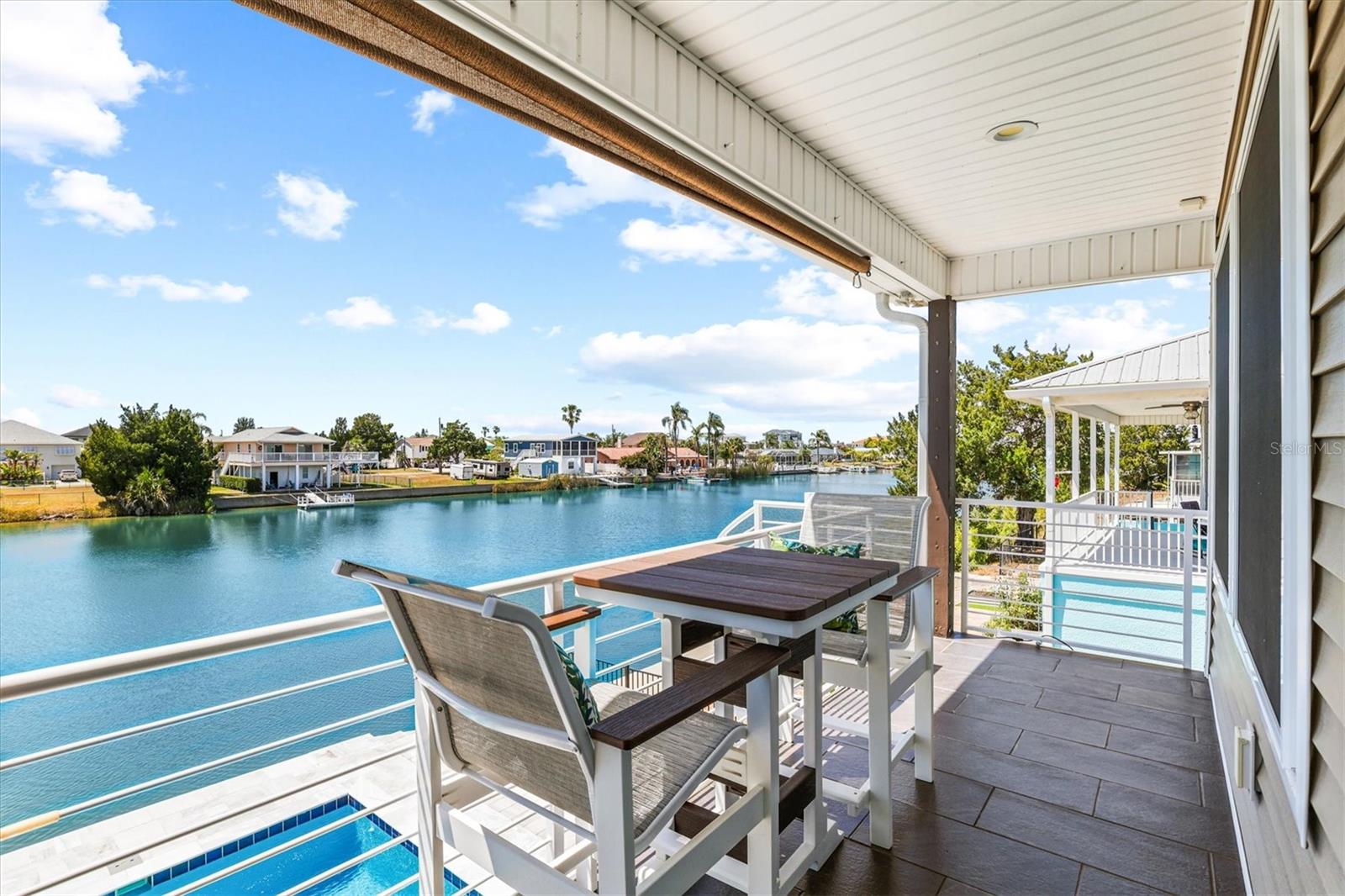 Listing photo id 17 for 3351 Poinsettia Drive