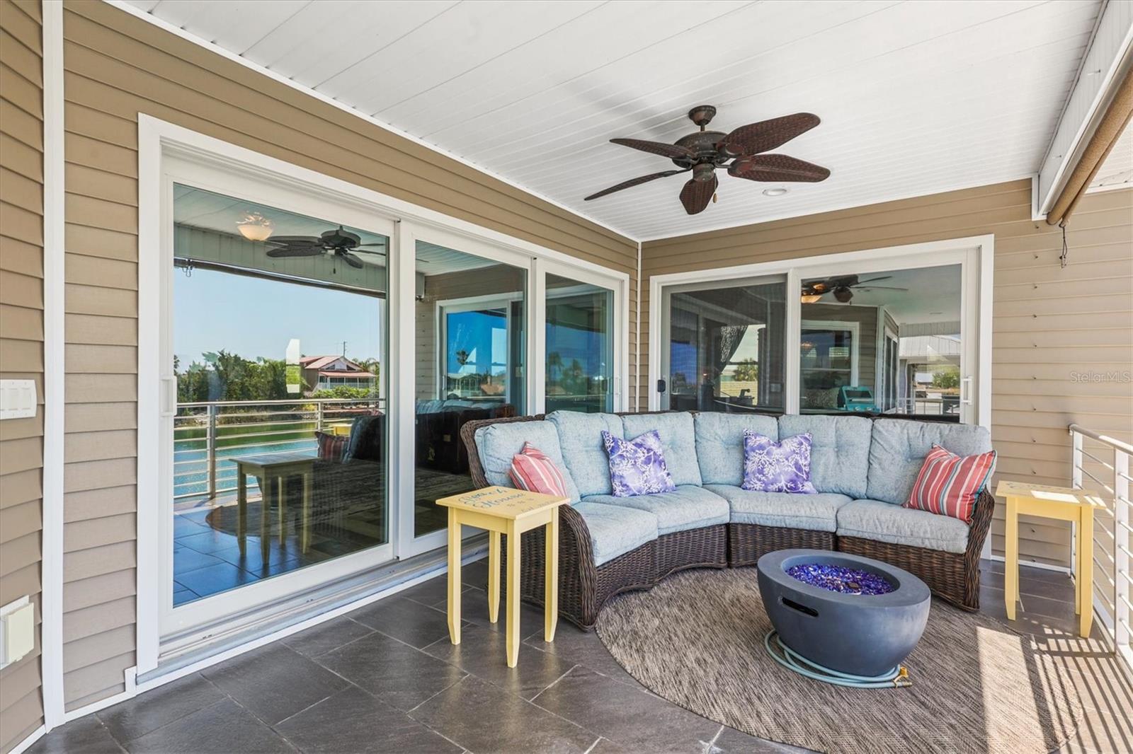 Listing photo id 18 for 3351 Poinsettia Drive