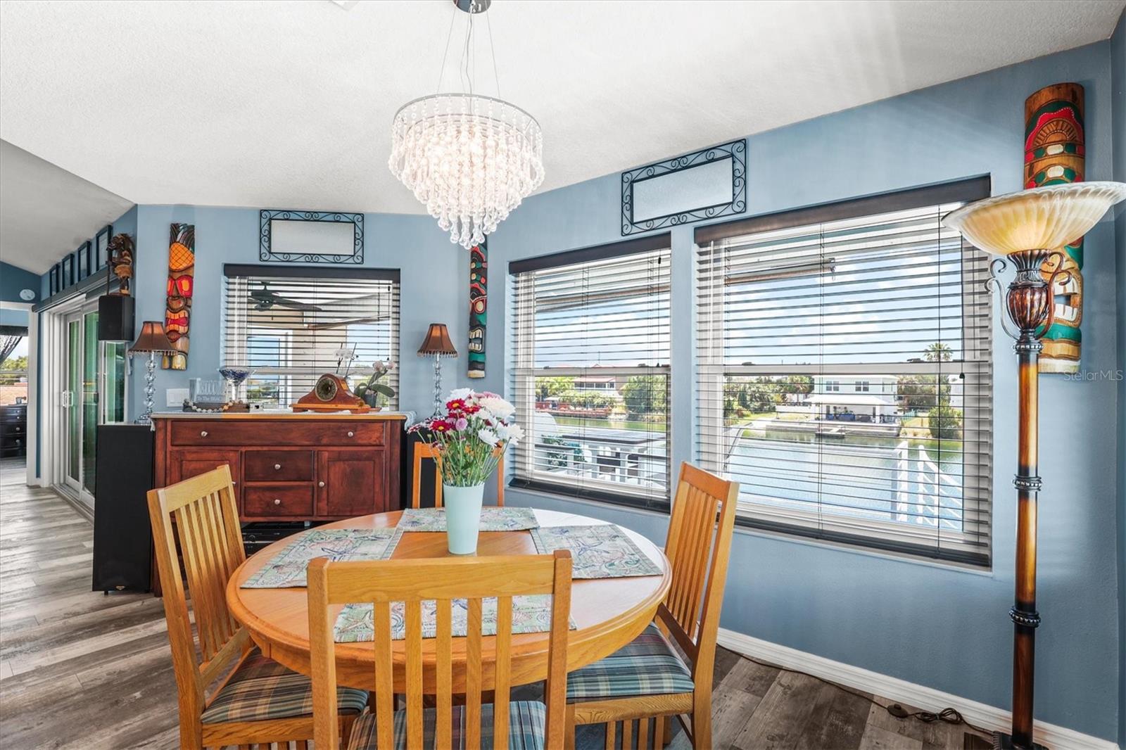 Listing photo id 29 for 3351 Poinsettia Drive