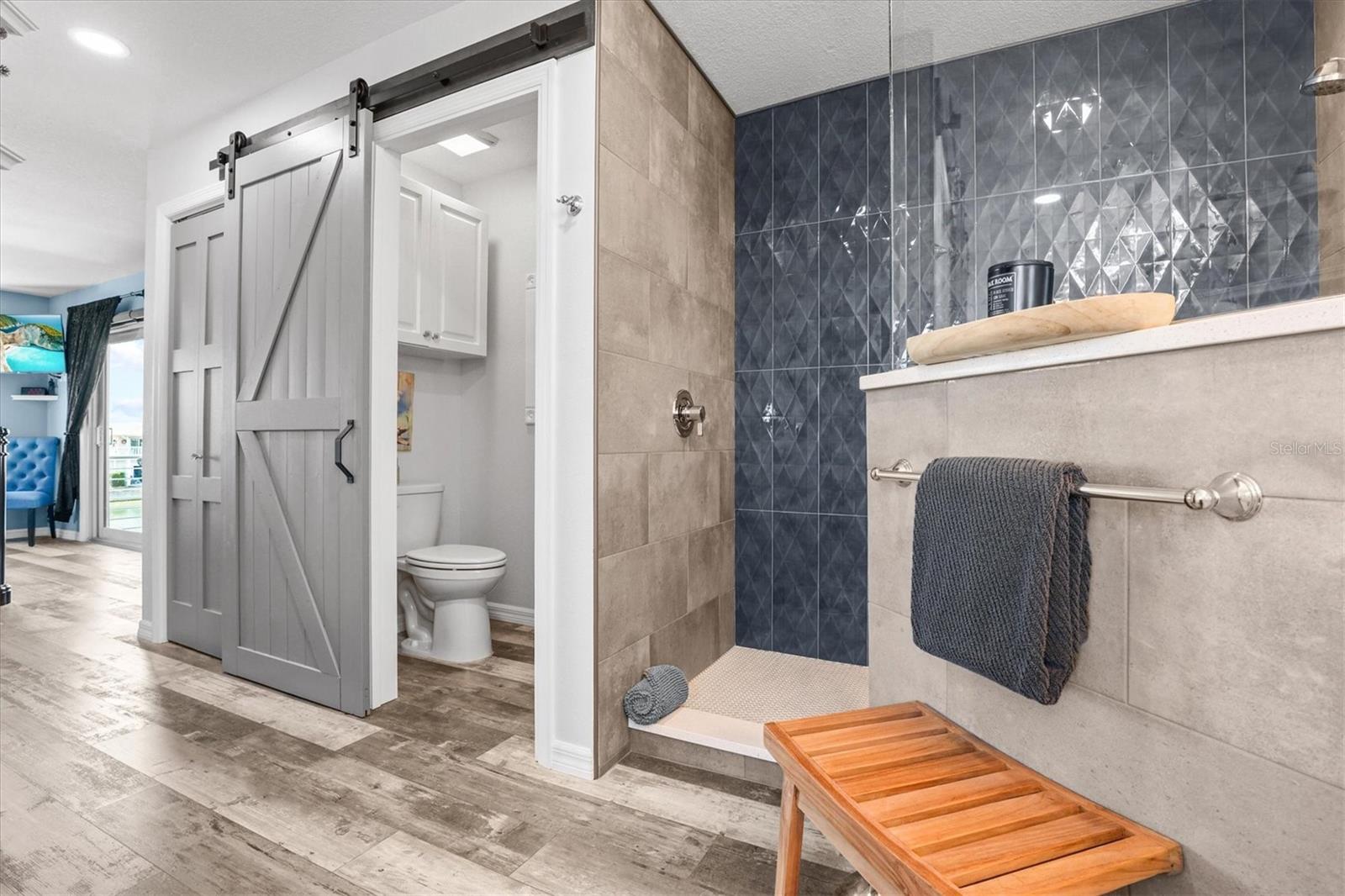 Listing photo id 33 for 3351 Poinsettia Drive