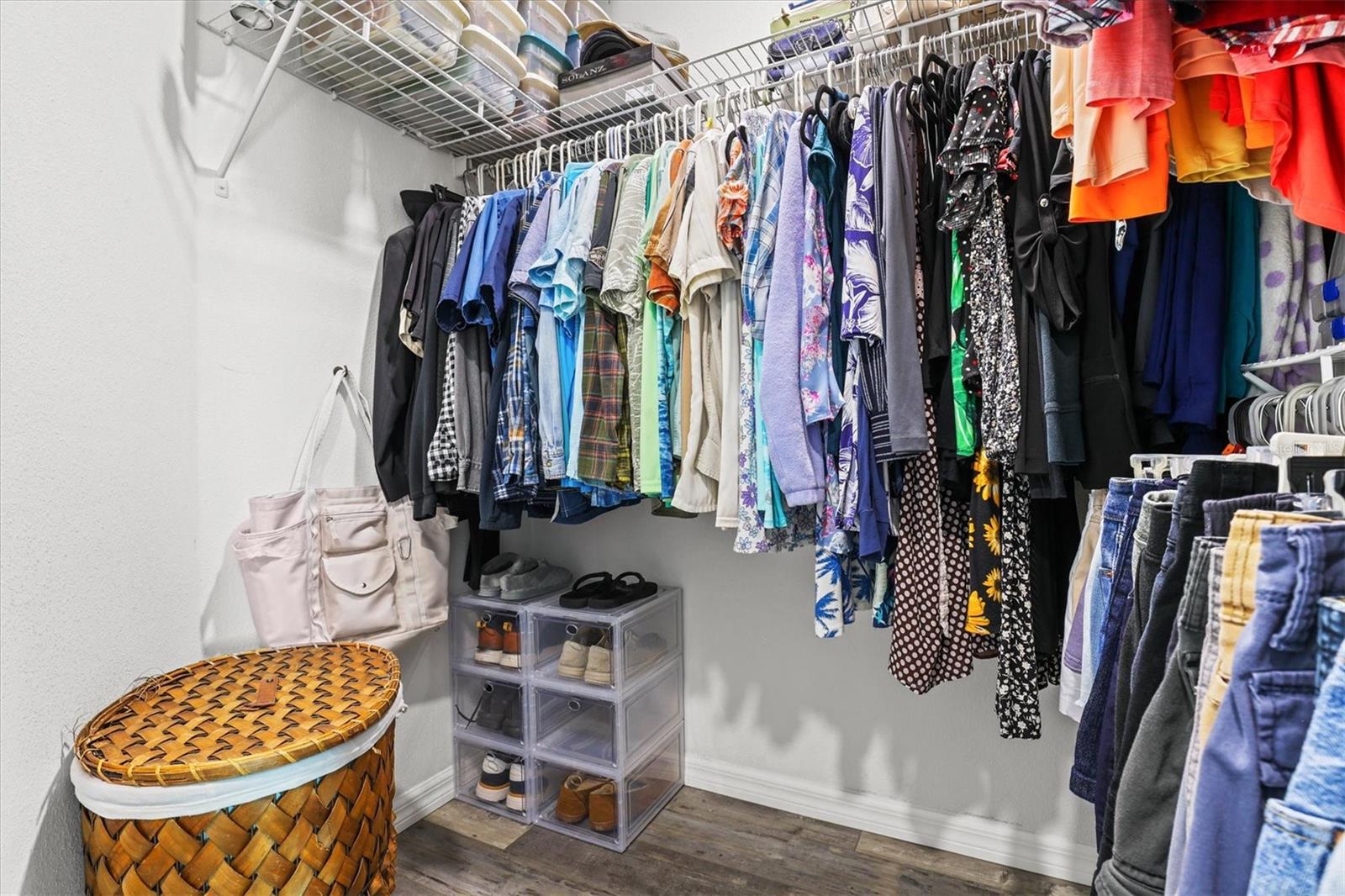 Listing photo id 34 for 3351 Poinsettia Drive