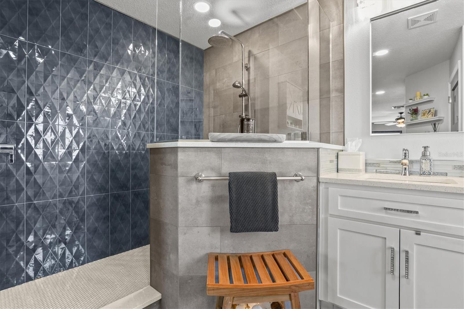 Listing photo id 37 for 3351 Poinsettia Drive