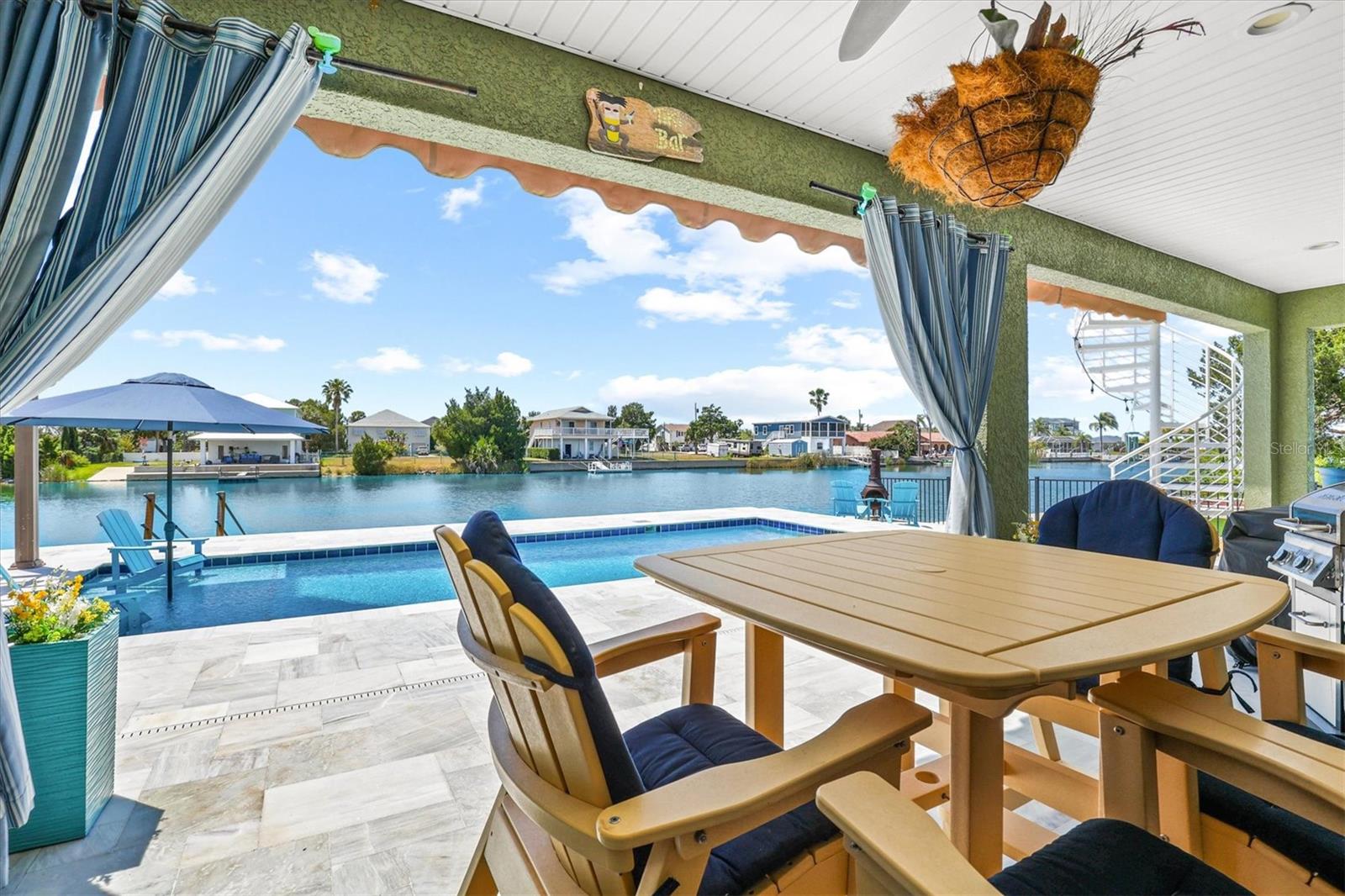 Listing photo id 44 for 3351 Poinsettia Drive