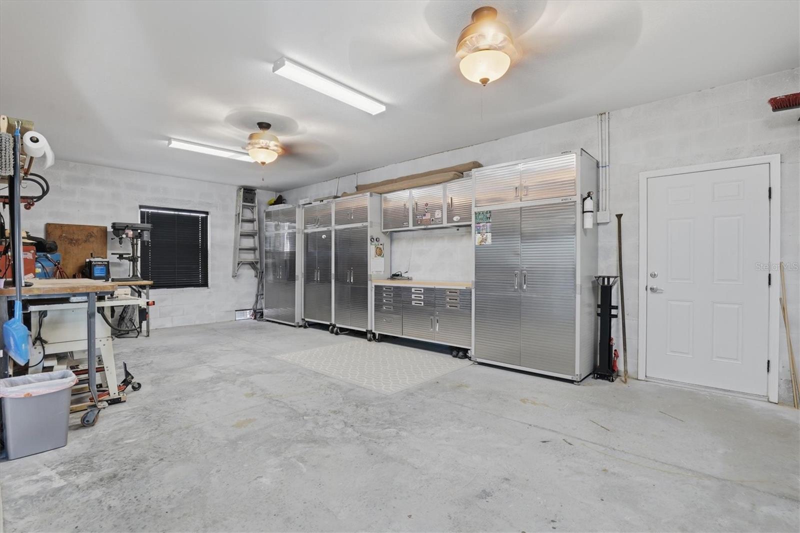 Listing photo id 55 for 3351 Poinsettia Drive