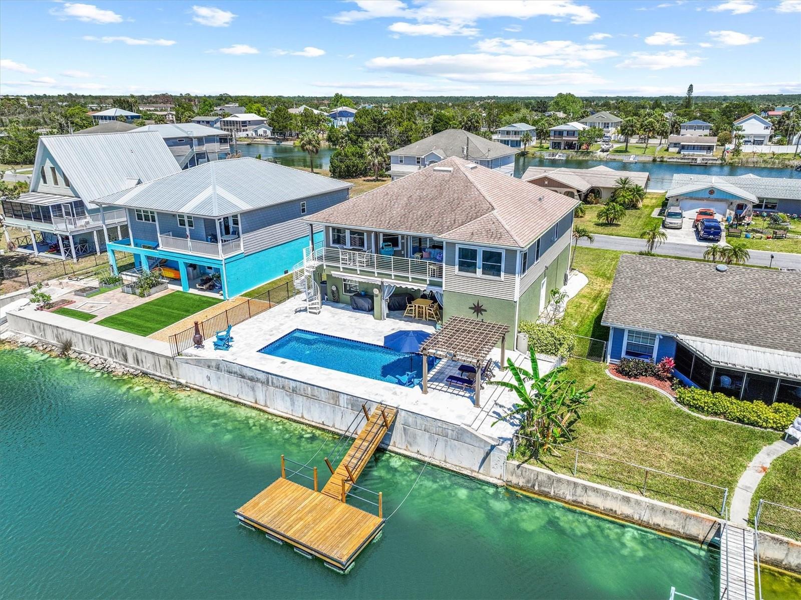 Listing photo id 61 for 3351 Poinsettia Drive