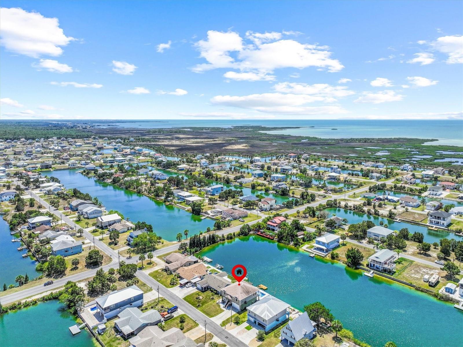 Listing photo id 67 for 3351 Poinsettia Drive