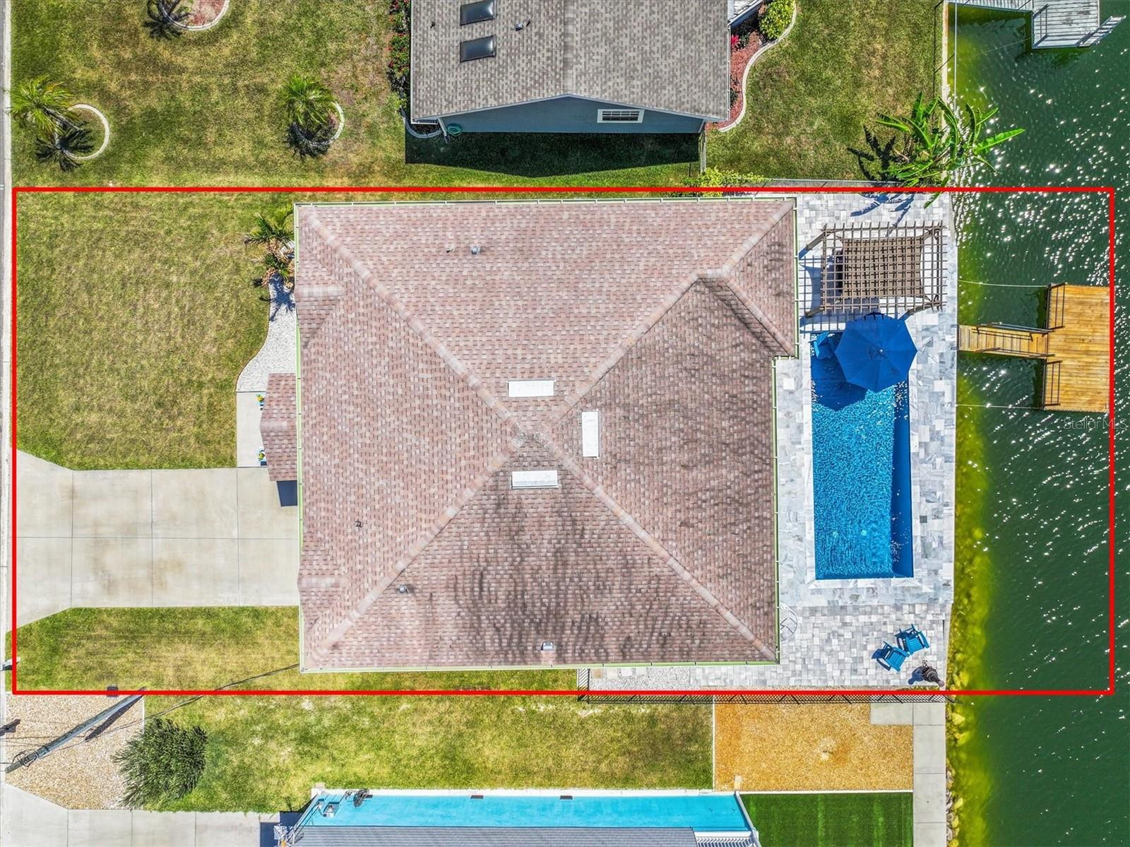 Listing photo id 7 for 3351 Poinsettia Drive