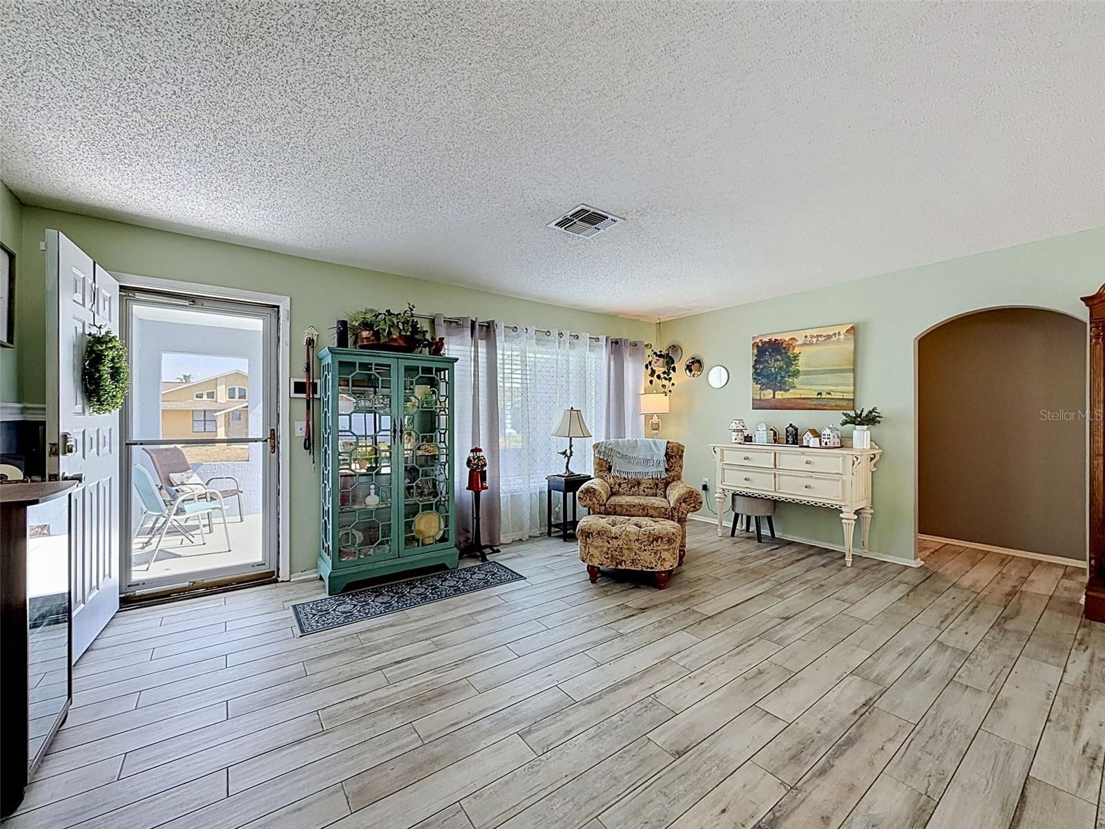 Image 10 of 66 For 7810 Vienna Lane