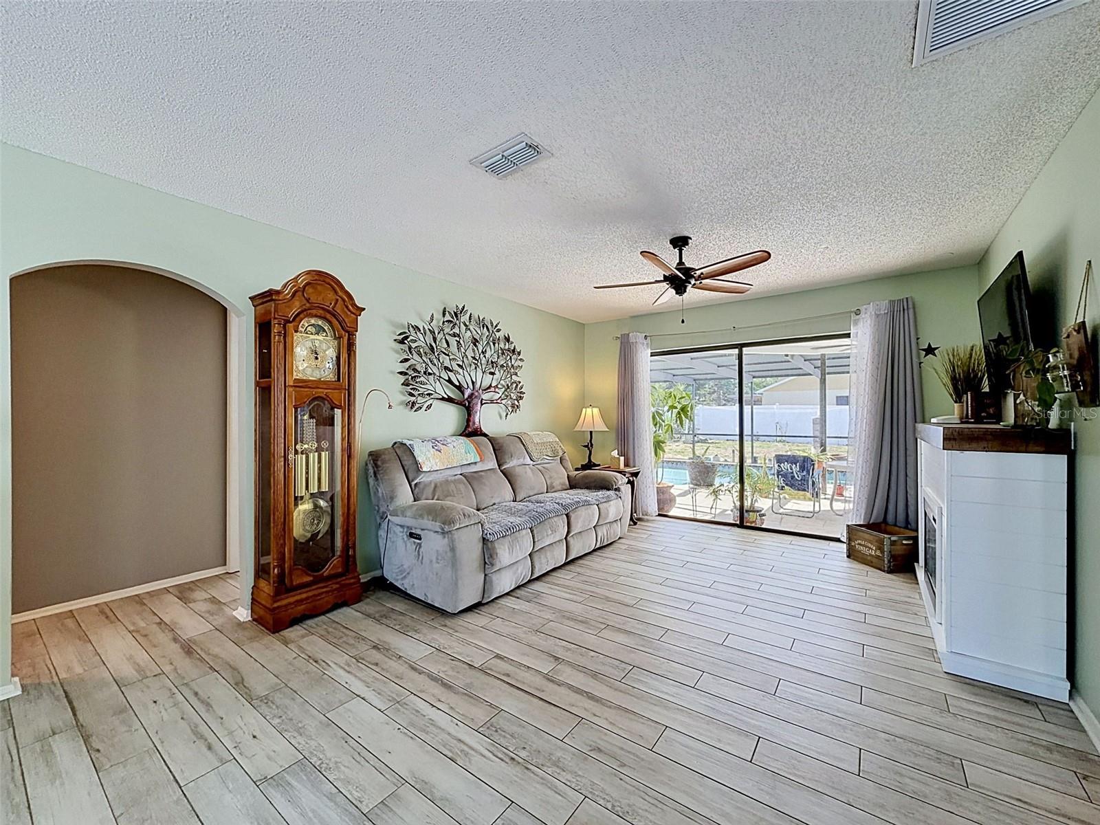 Image 11 of 66 For 7810 Vienna Lane