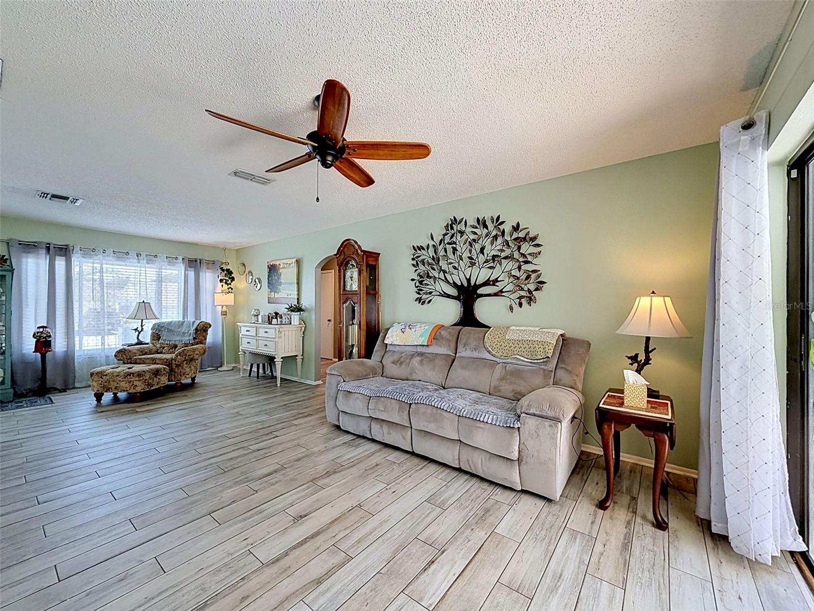 Image 13 of 66 For 7810 Vienna Lane
